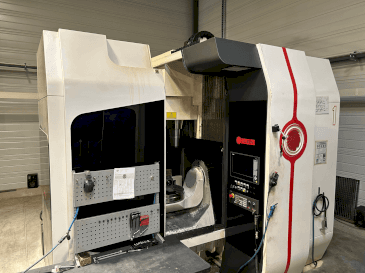 Вид станка Huron UMILL 6  спереди