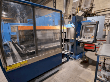 Вид станка Prima Industrie PLATINO 1530 спереди