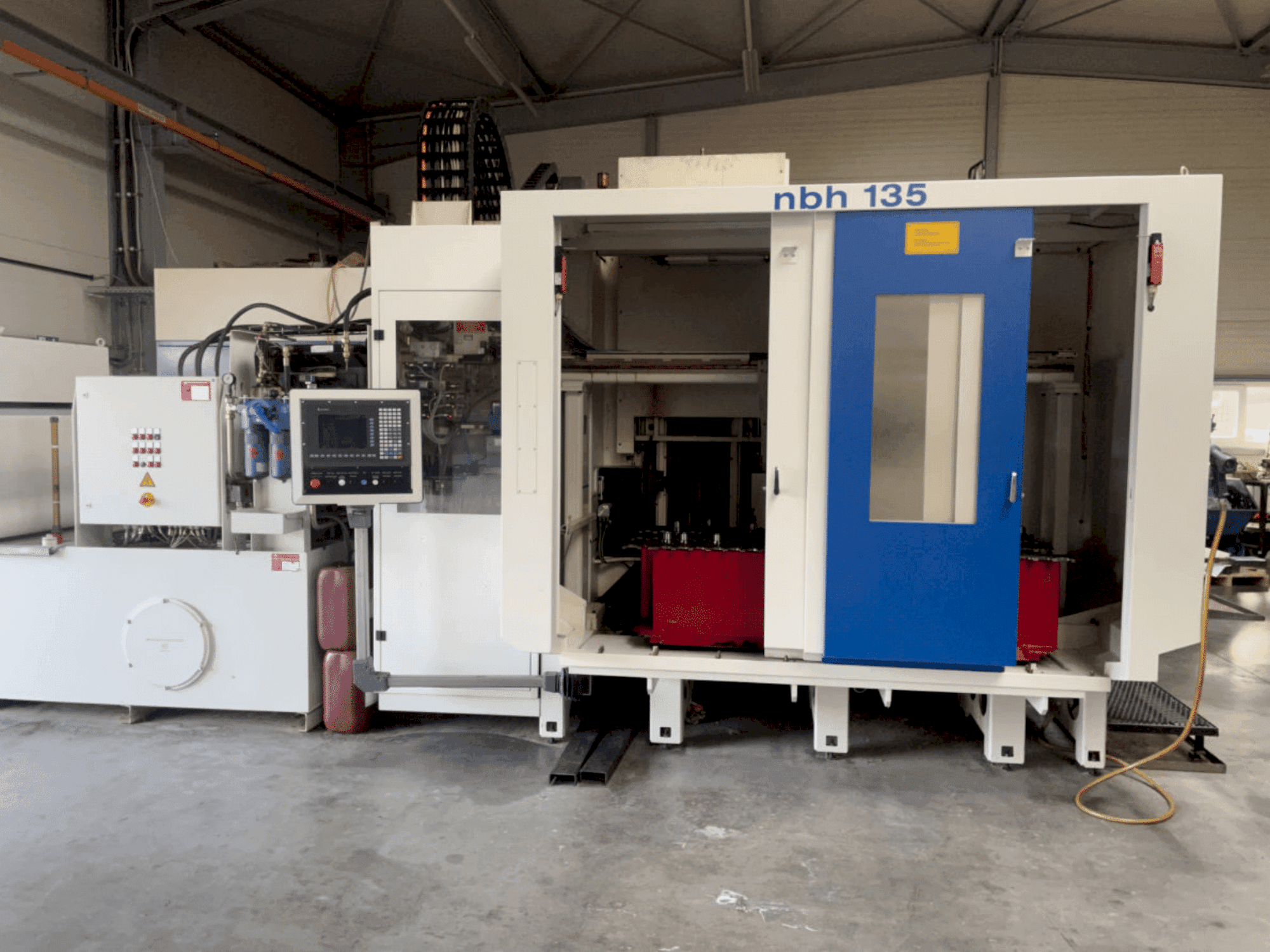 Вид станка HULLER HILLE NBH 135 Speed спереди