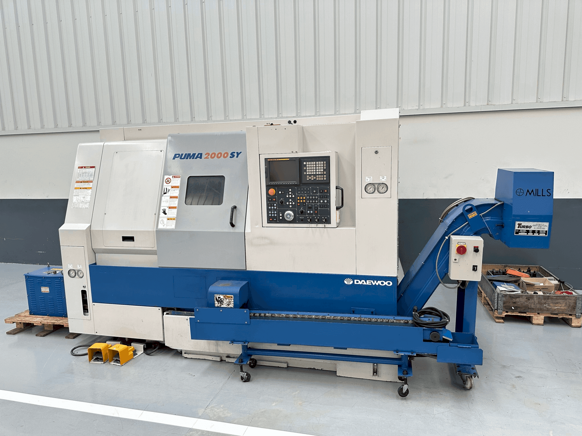 Вид станка DAEWOO PUMA 2000 SY спереди