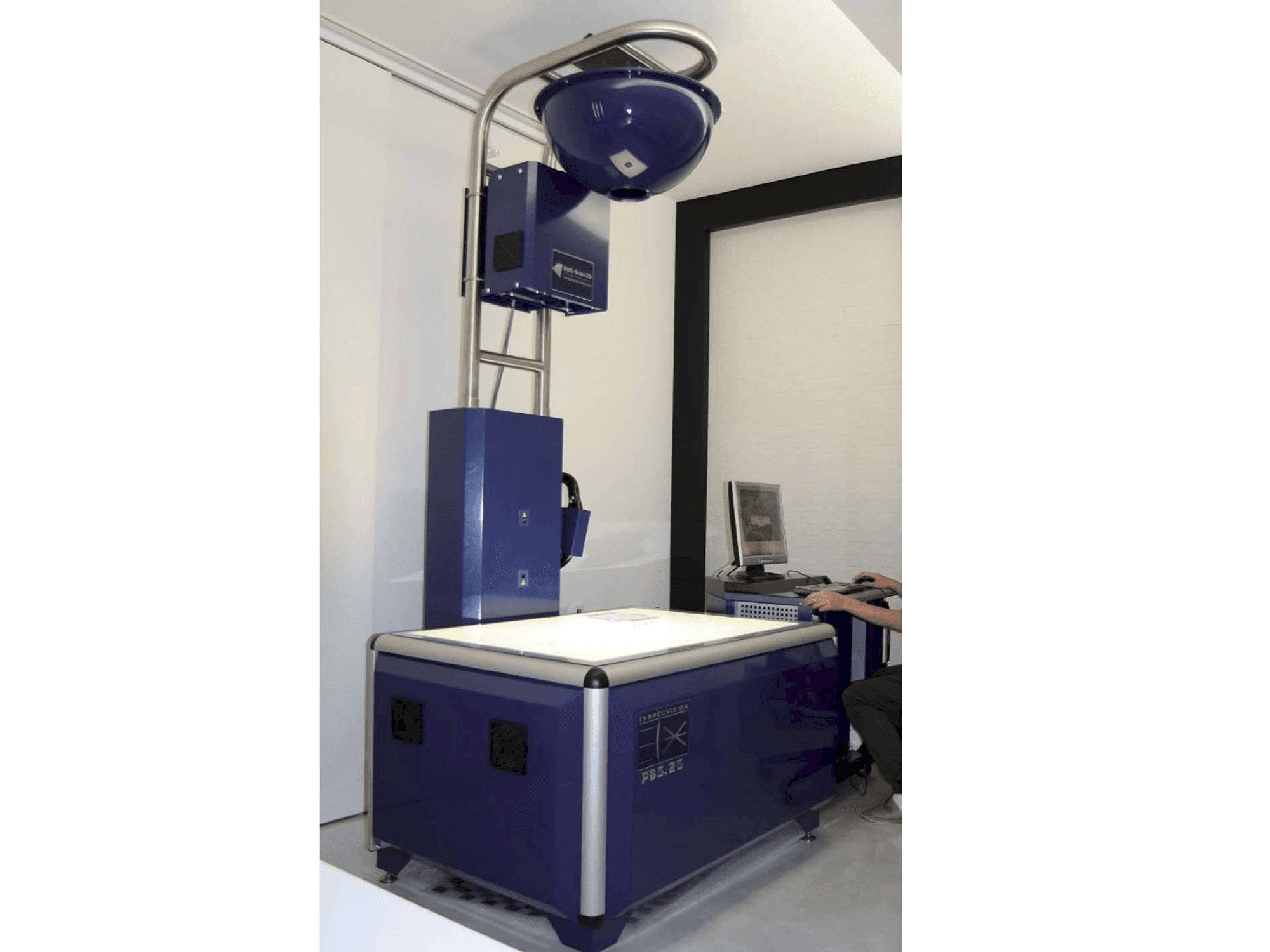 Вид станка InspecVision P85.25 спереди