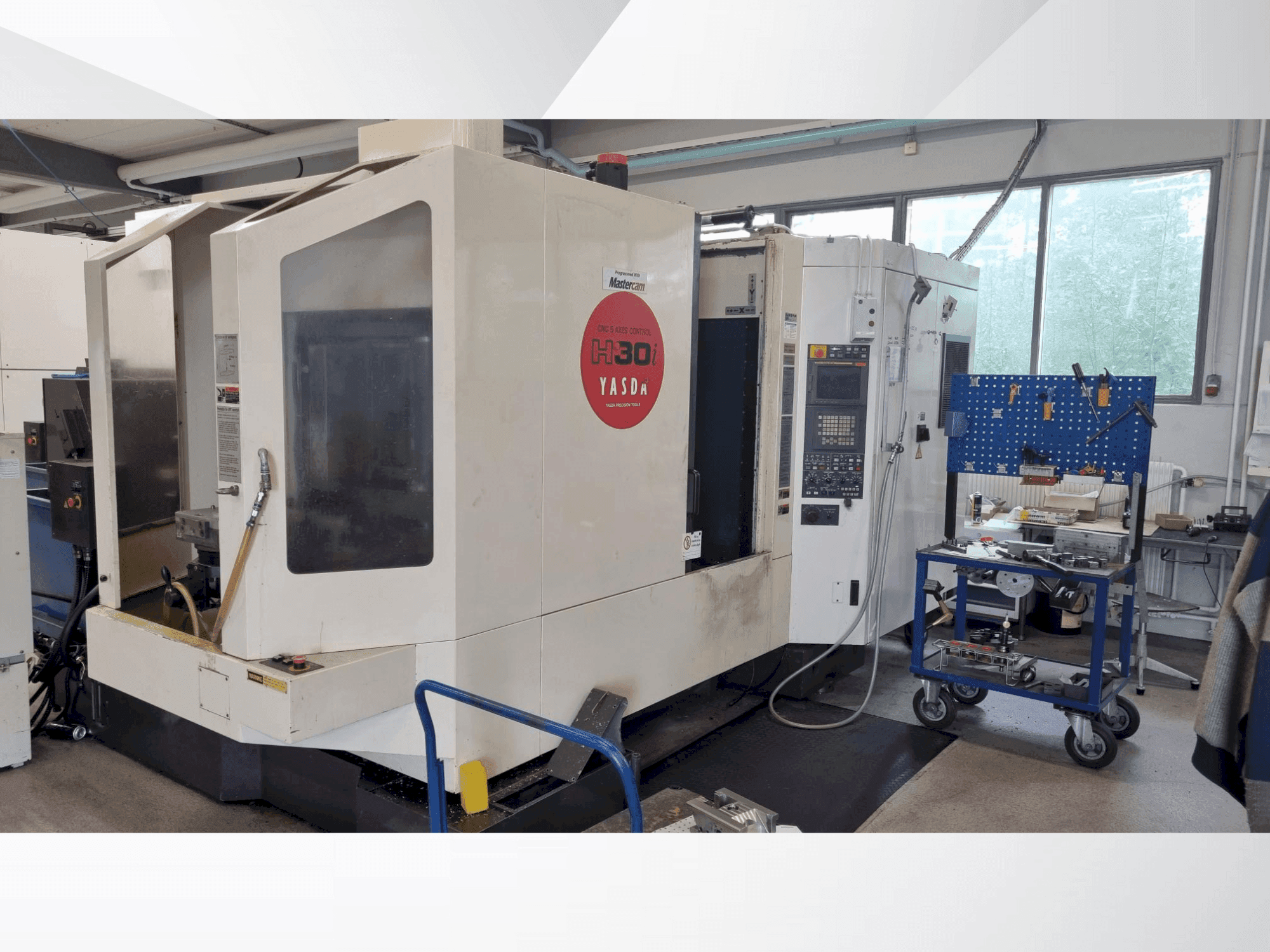 Вид станка YASDA H-30i спереди