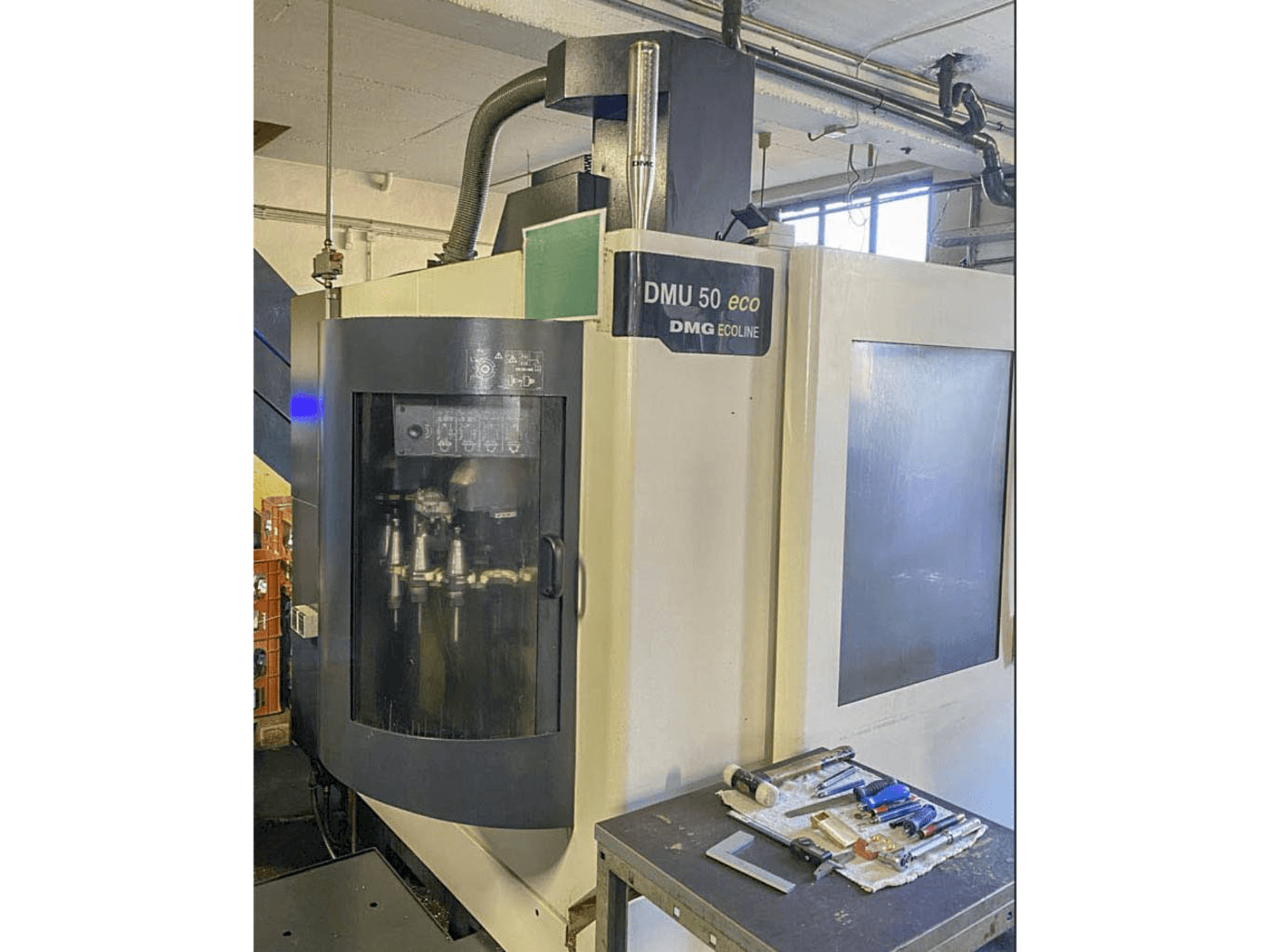 Вид станка DMG MORI DMU 50 eco спереди