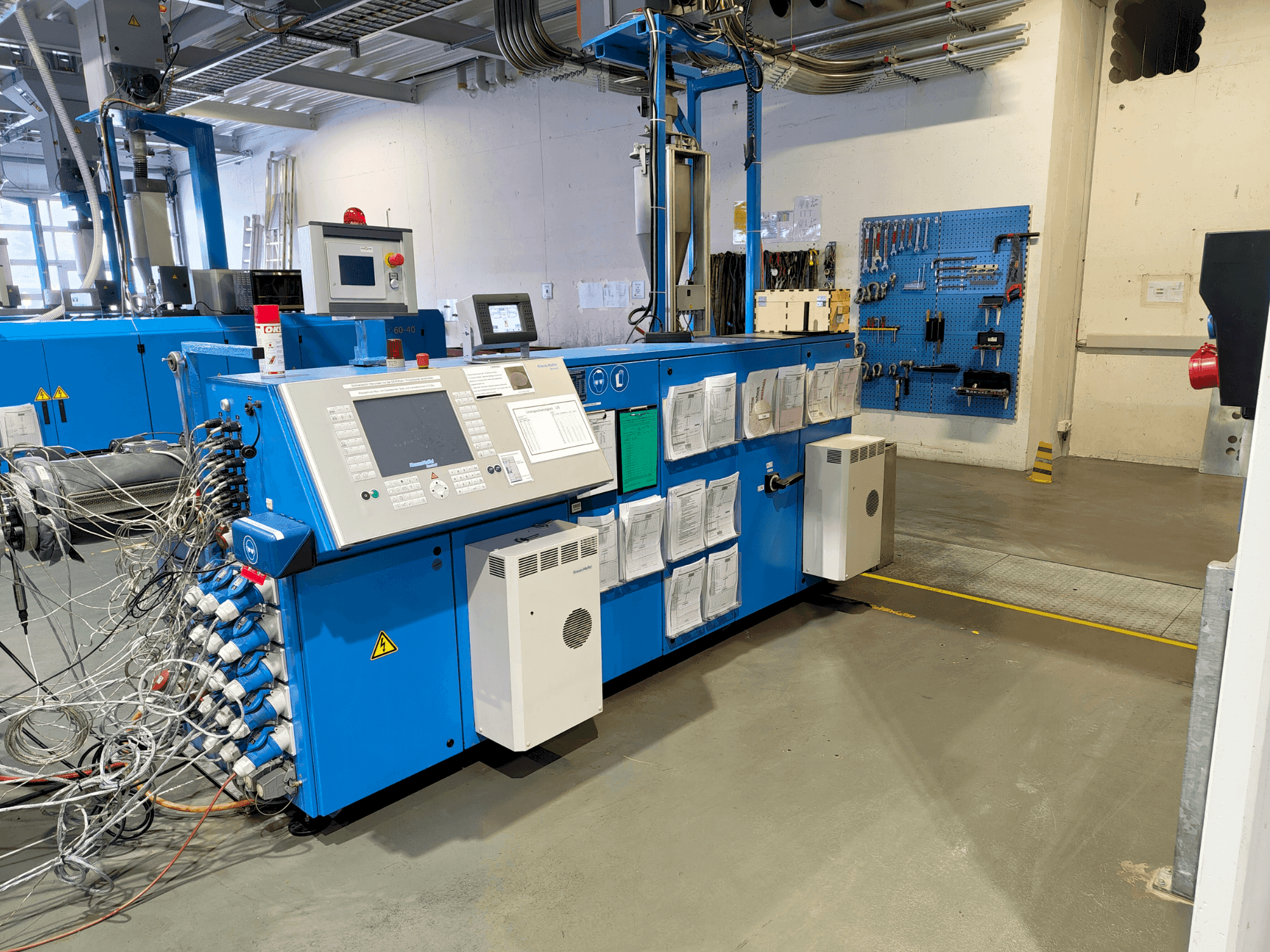 Вид станка Krauss Maffei KME 75-36 R AC спереди