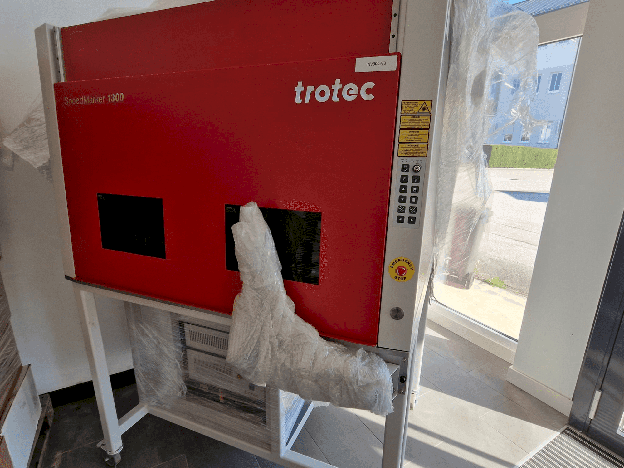 Вид станка Trotec SpeedMarker 1300 спереди