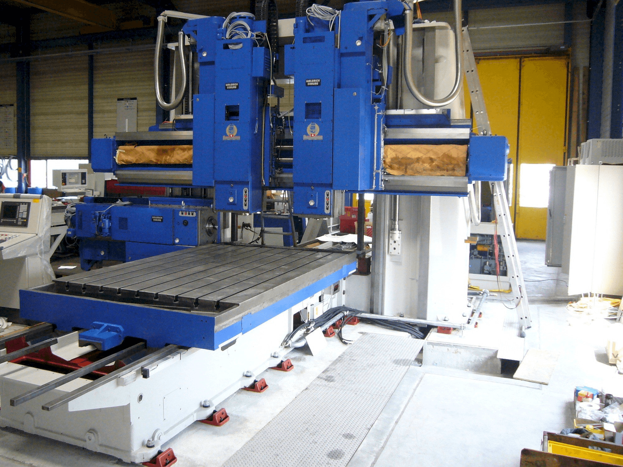 Front view of Waldrich Coburg machine