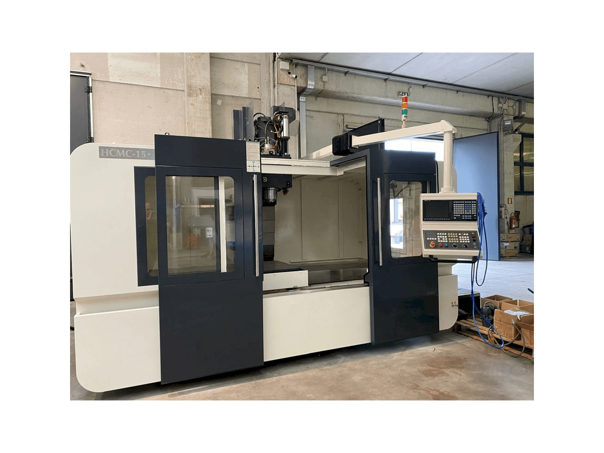 Вид станка Hartford HCMC-15 спереди