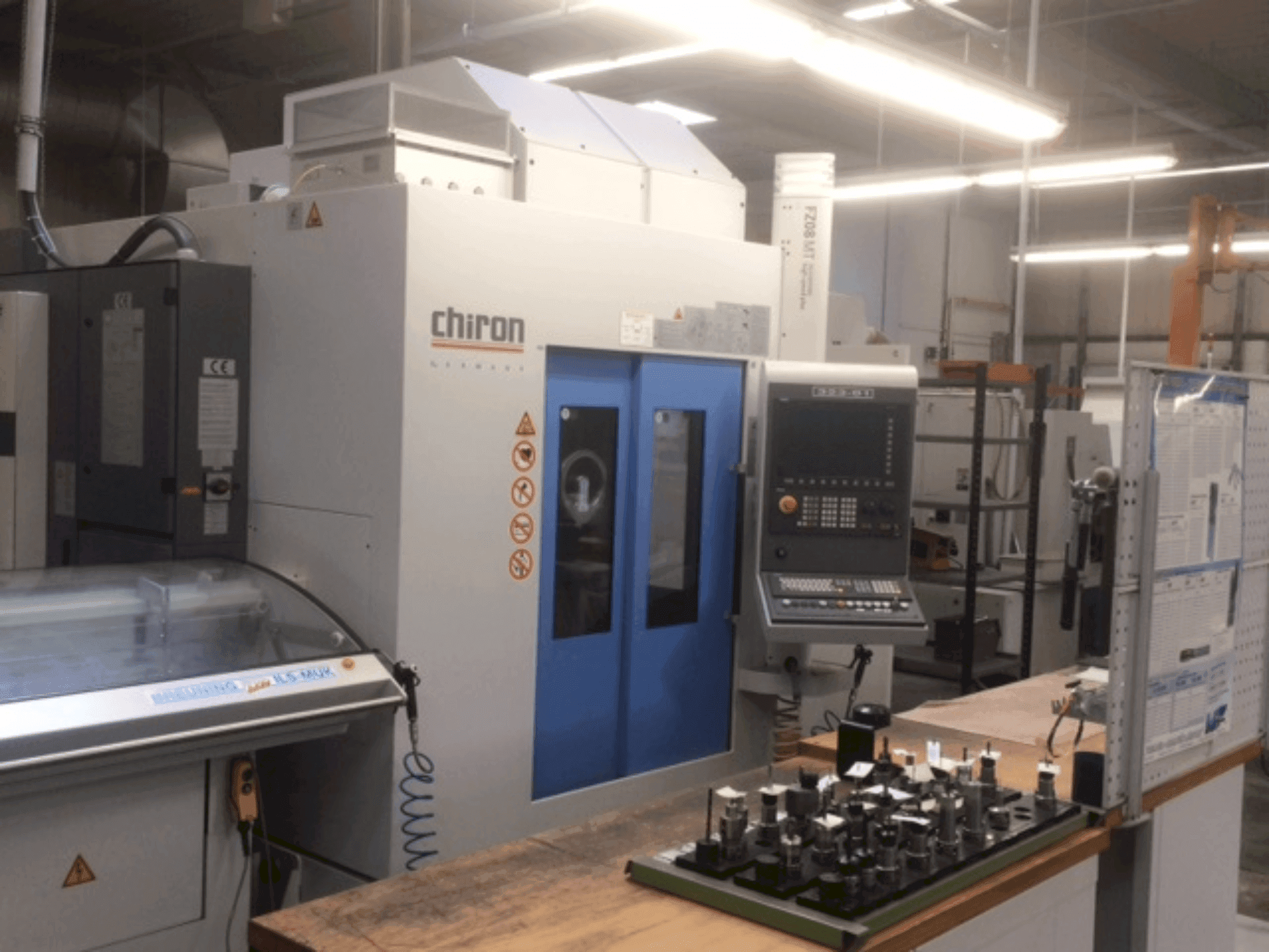 Вид станка CHIRON FZ08 MT (2011) спереди