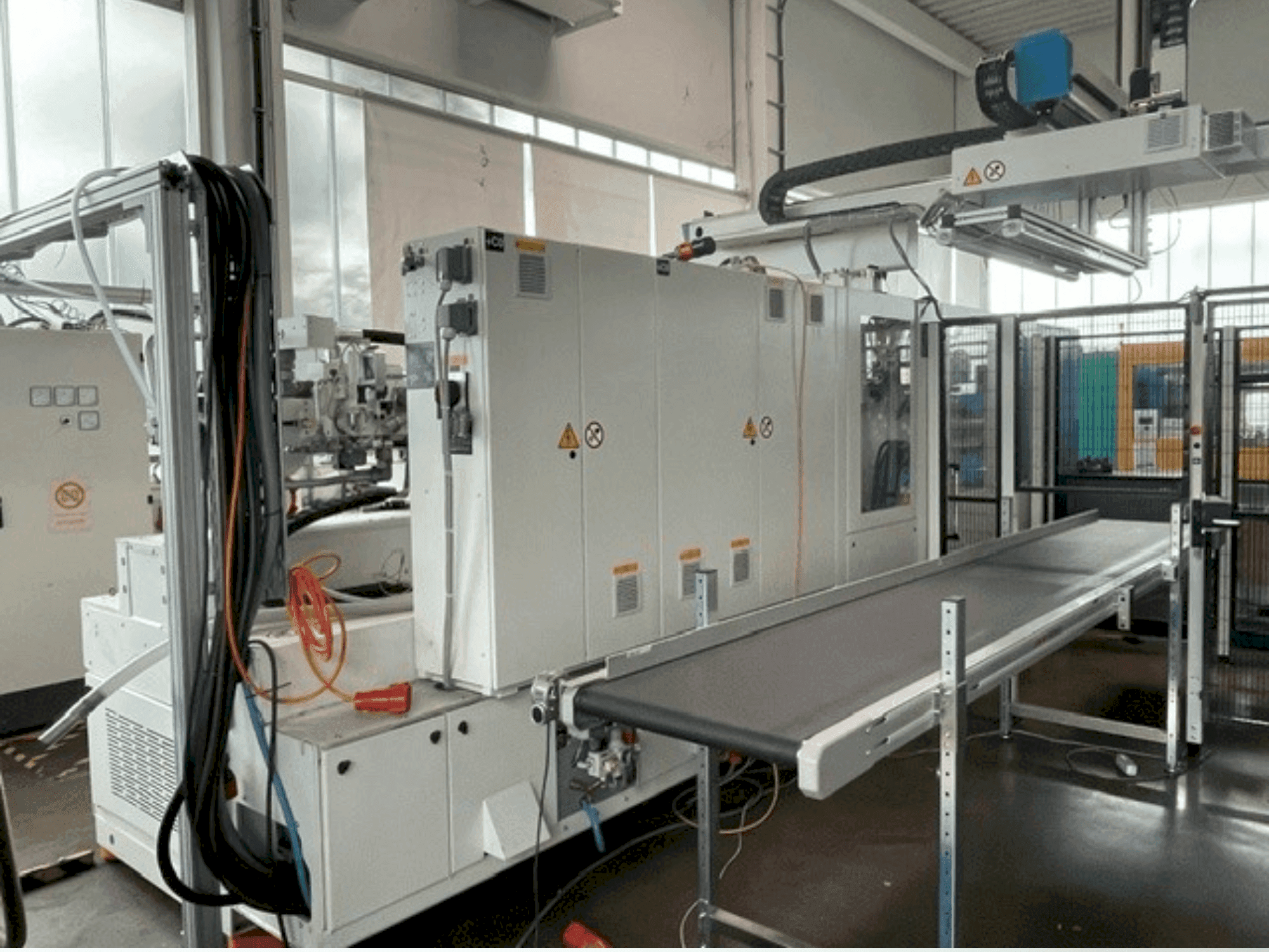 Вид станка Krauss Maffei 300-1400 CX MC6 спереди