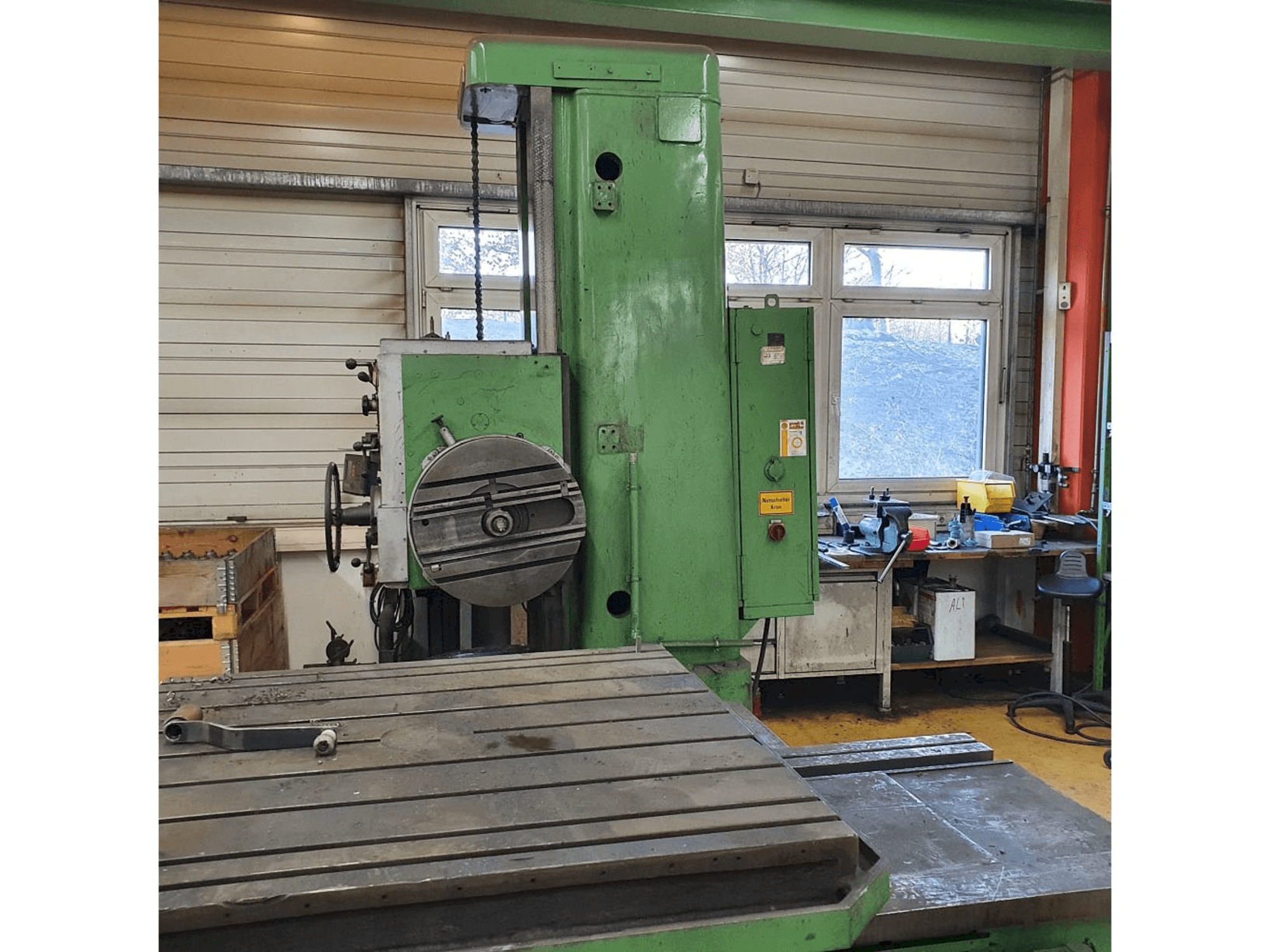 Вид станка TOS Bohrwerk W 100 спереди