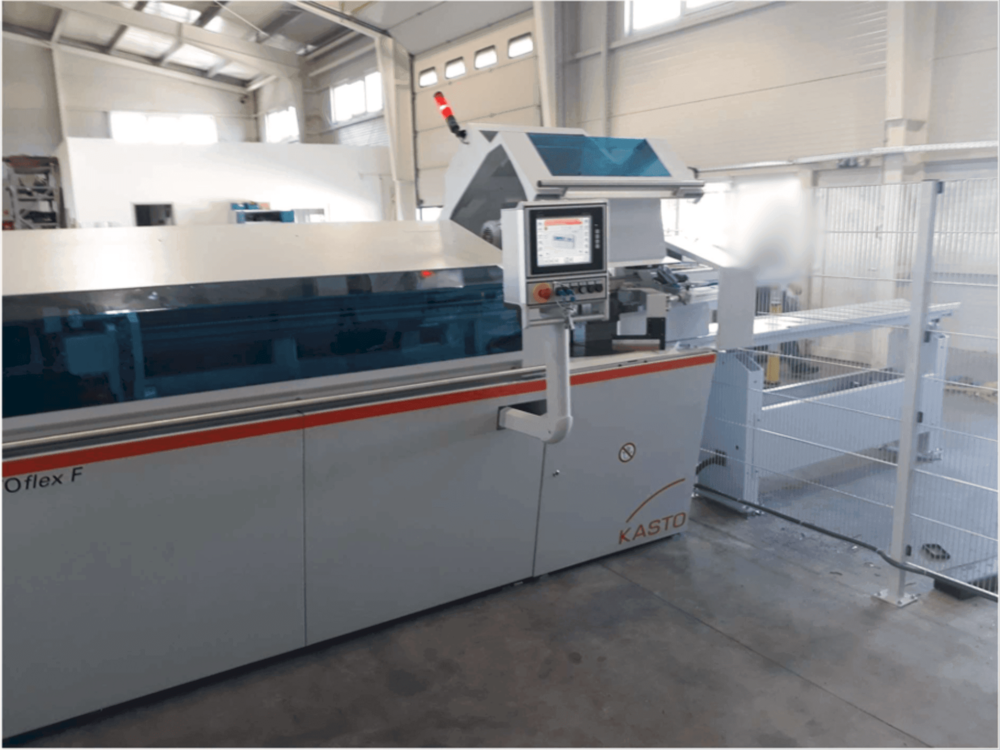 Вид станка KASTO flex F спереди