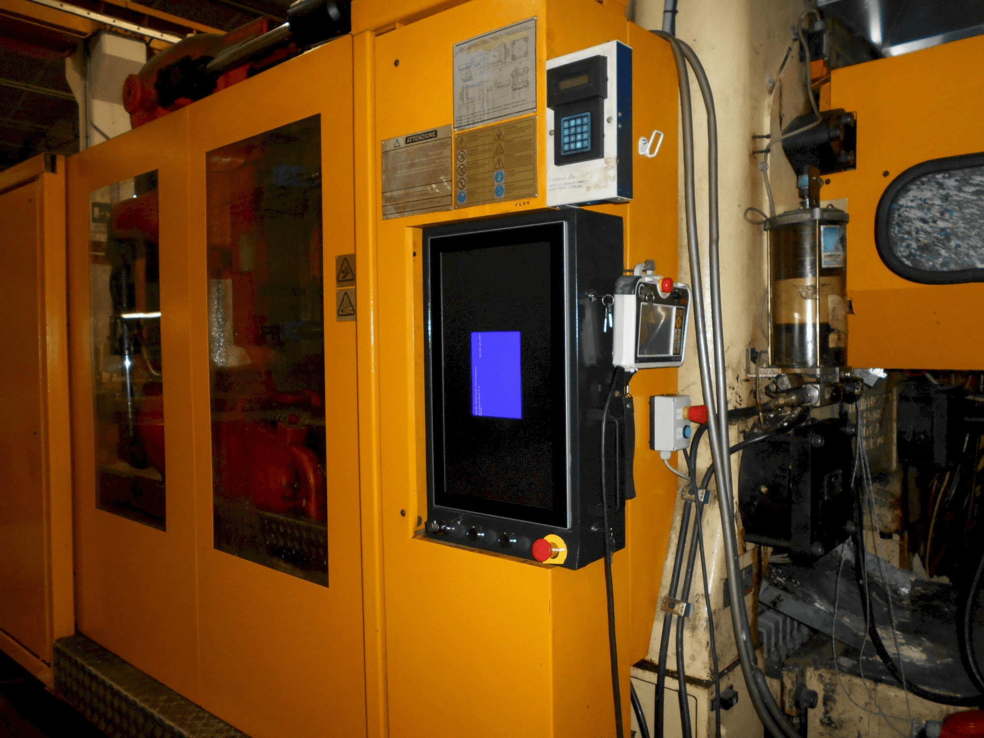 Вид станка Husky ELL 750 RS 120/110 спереди