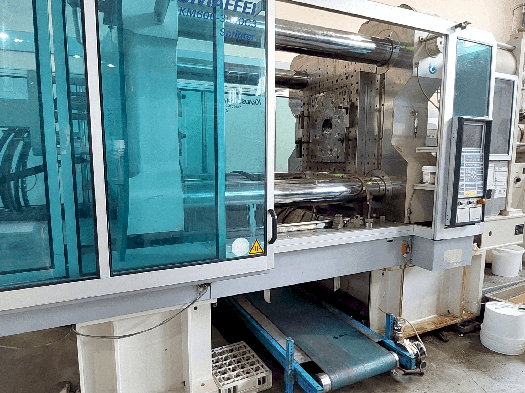 Вид станка Krauss Maffei 600 - 3500 C3 спереди