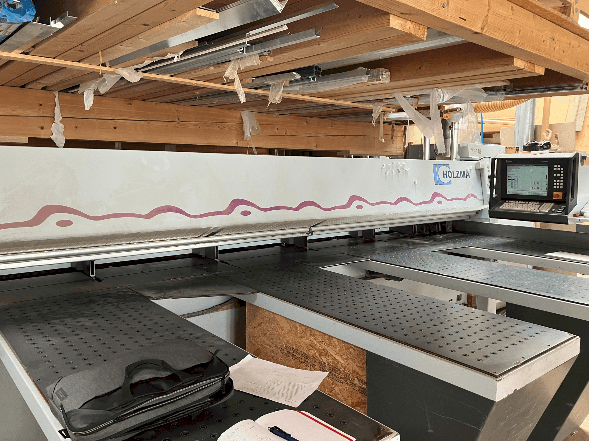 Вид станка HOLZMA HPP 82/43 спереди