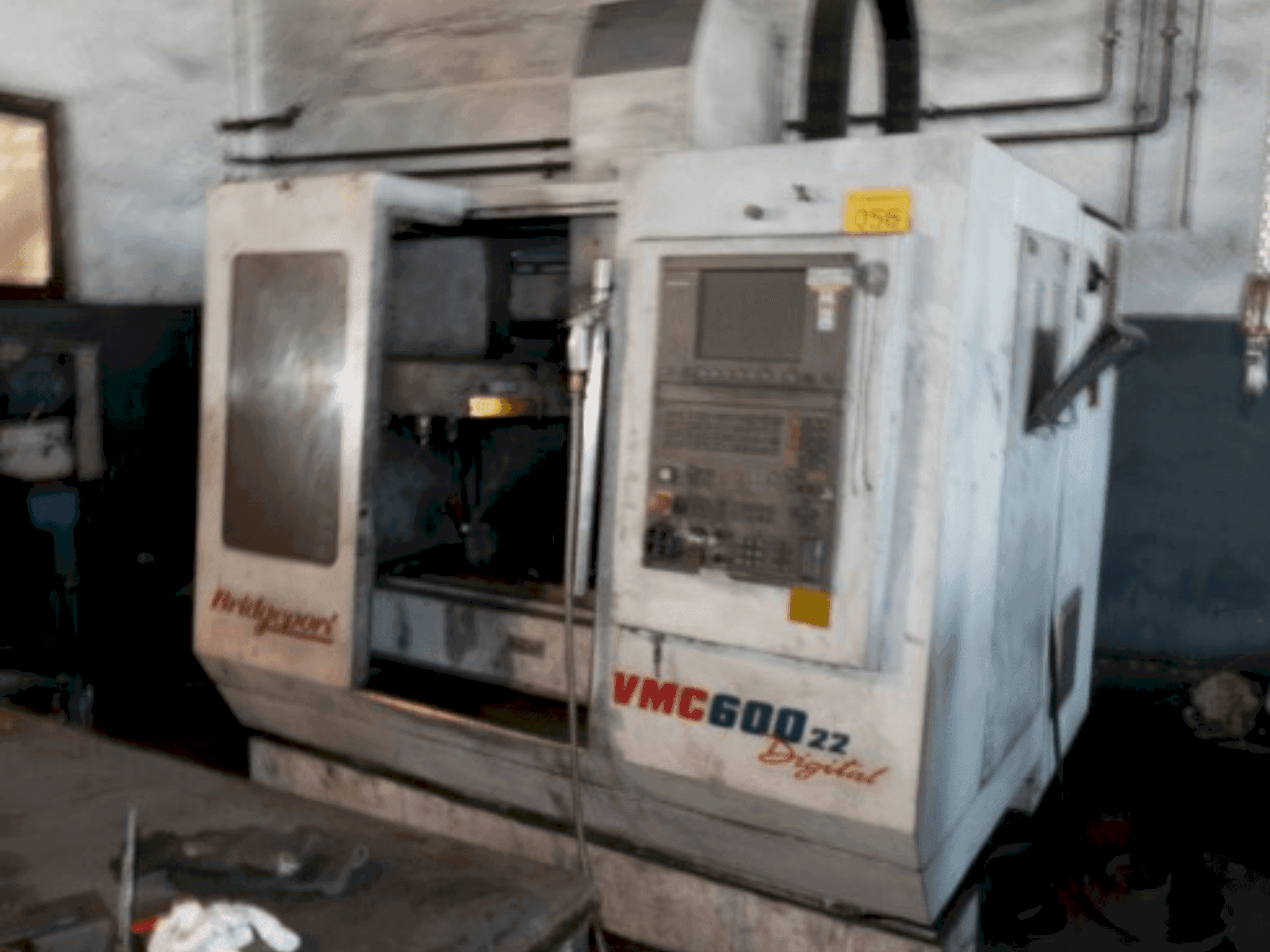 Вид станка Bridgeport CMV600 22 digital спереди