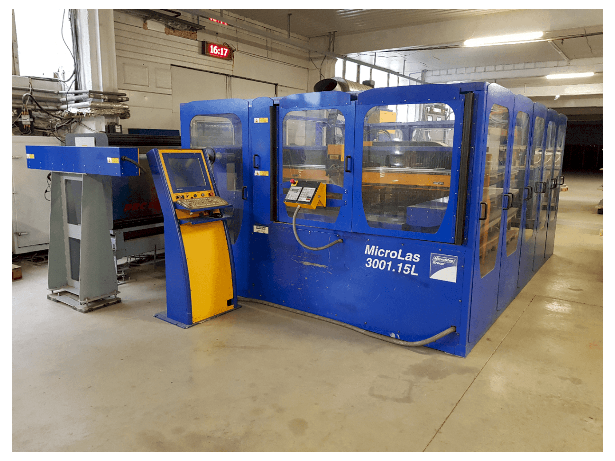 Front view of MicroStep MicroLas 3001.15L machine