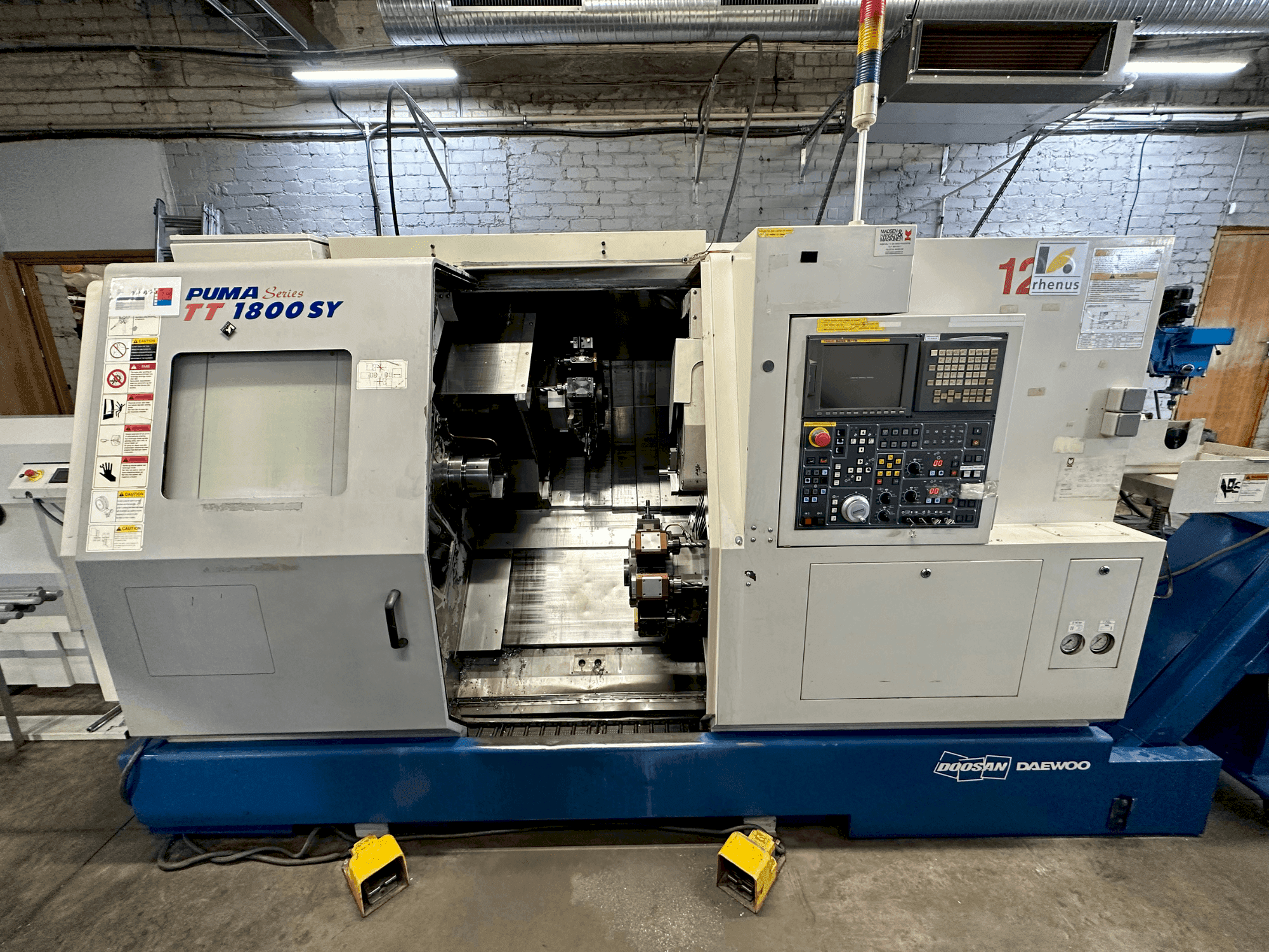 Вид станка DOOSAN TT1800SY спереди
