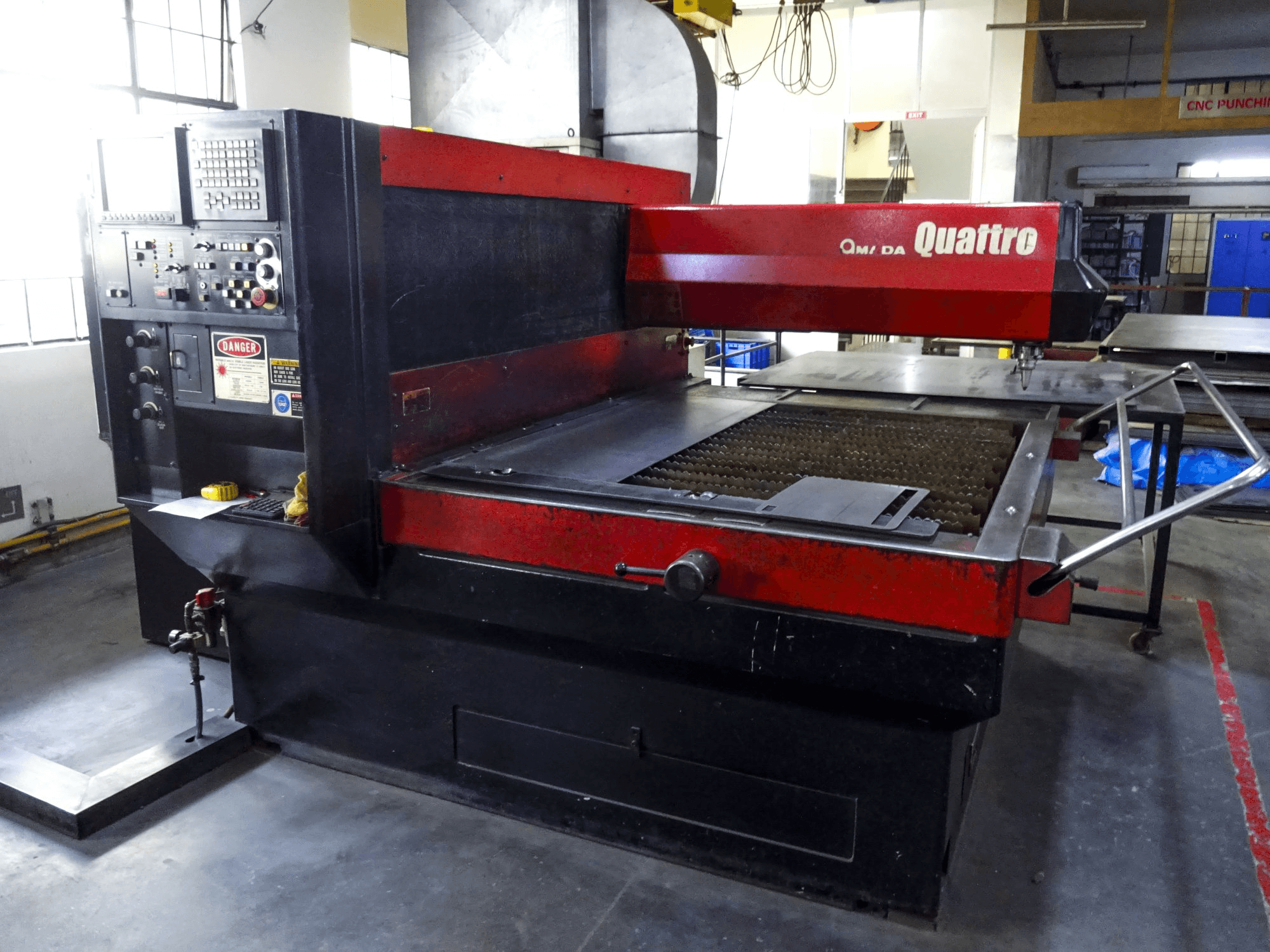 Front view of AMADA Quattro AF1000E machine