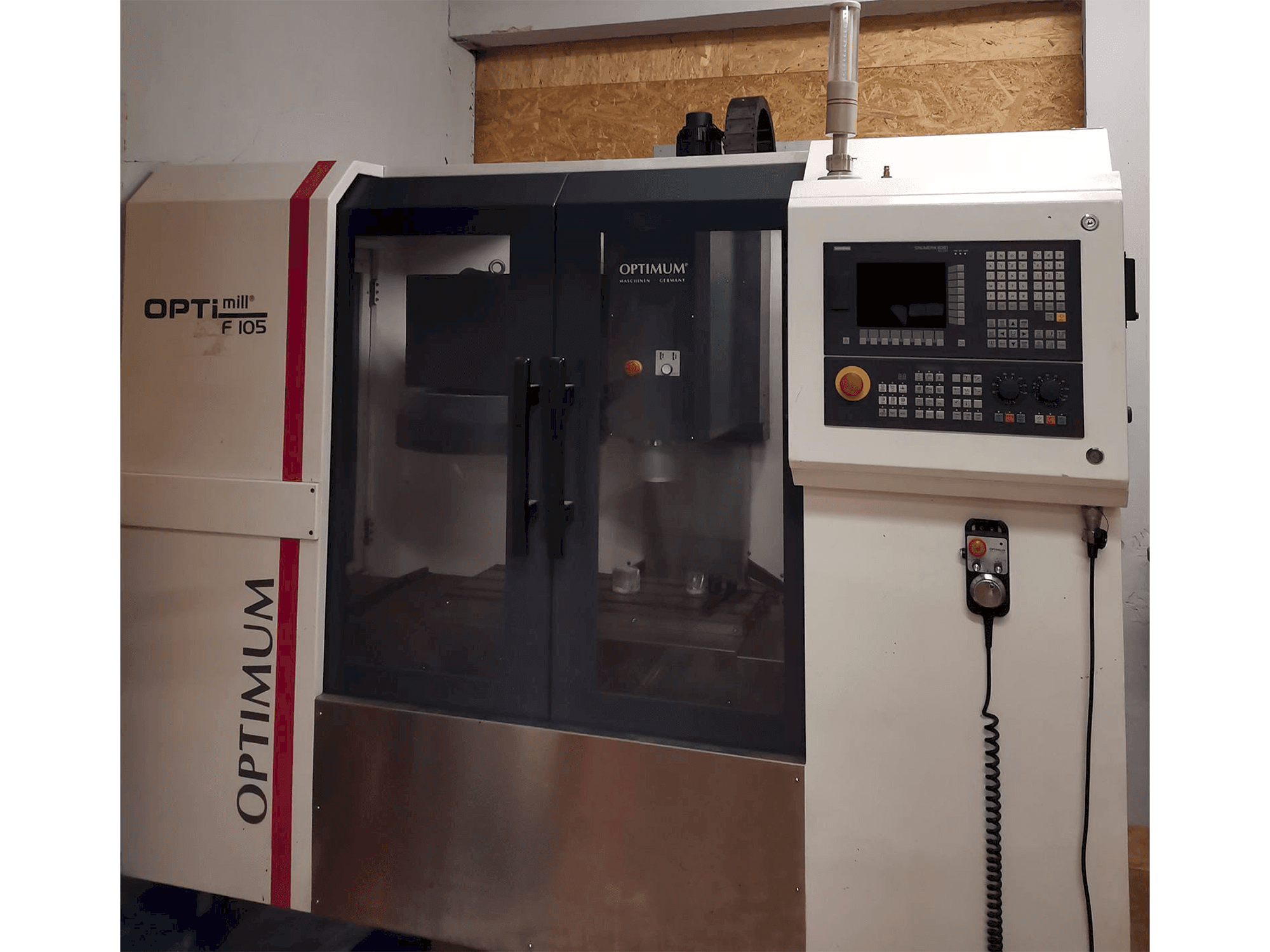 Вид станка Optimum F105 спереди