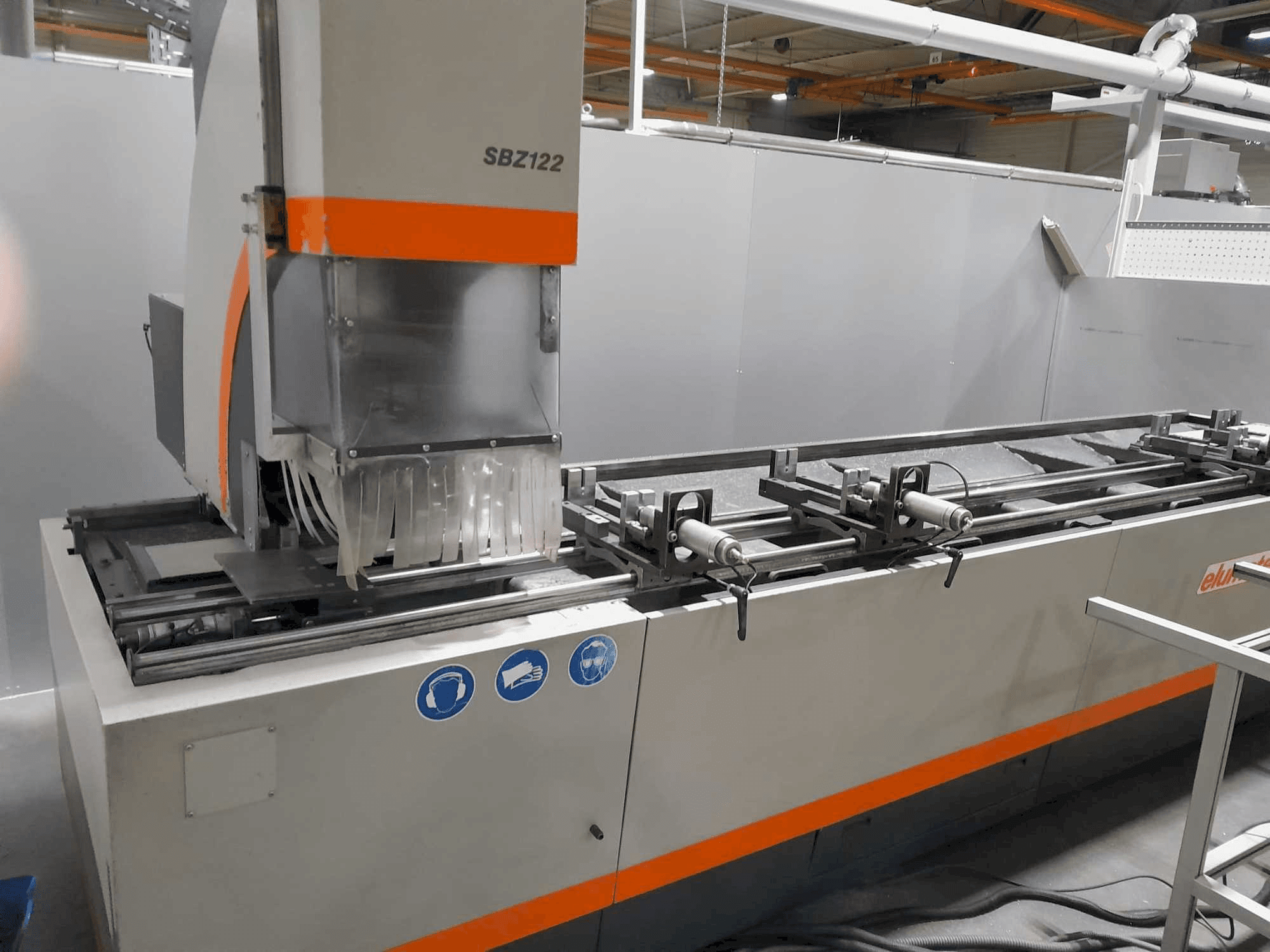 Вид станка Elumatec SBZ 122 спереди
