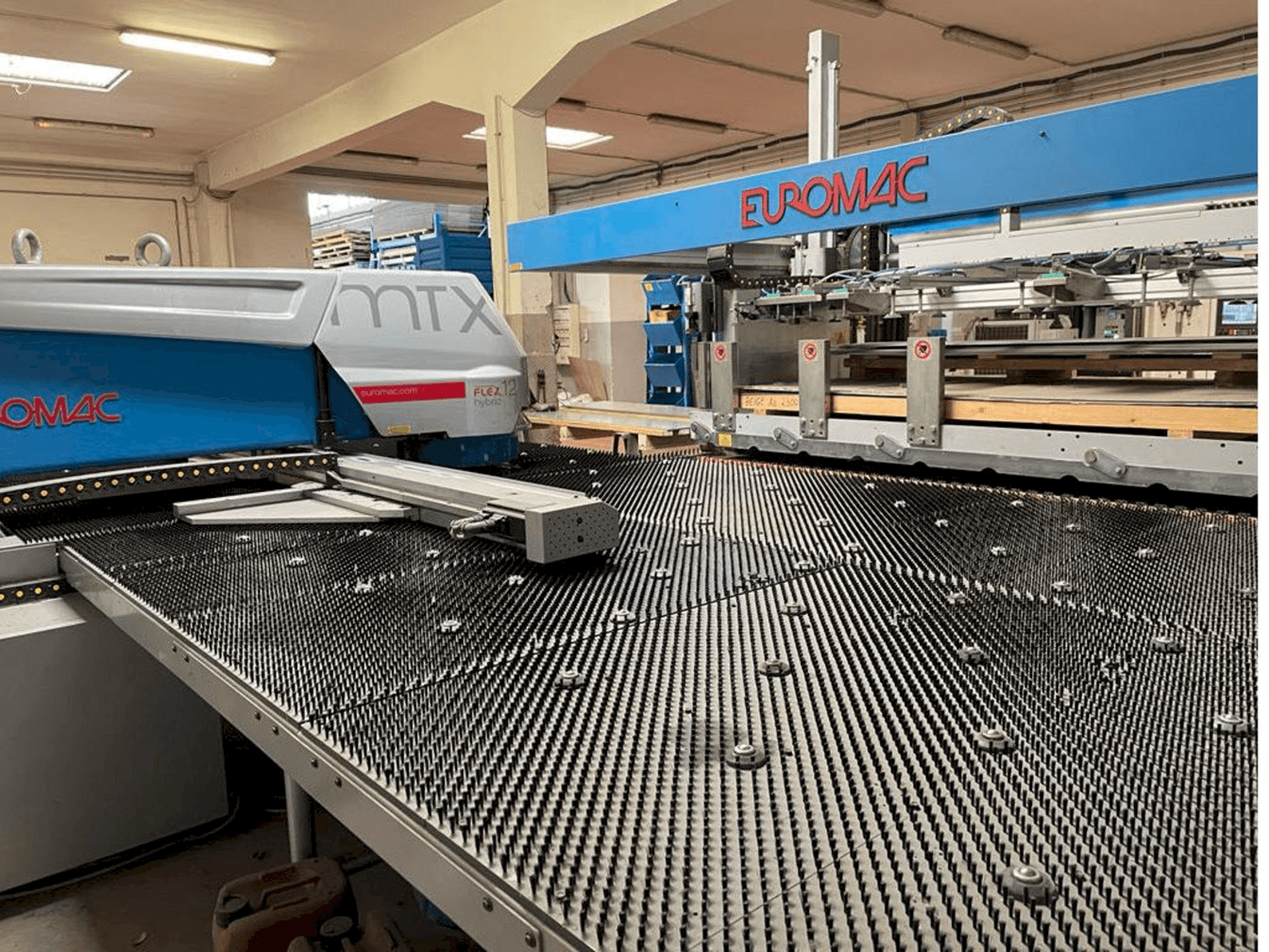 Вид станка Euromac MTX Flex 12 Hybrid спереди