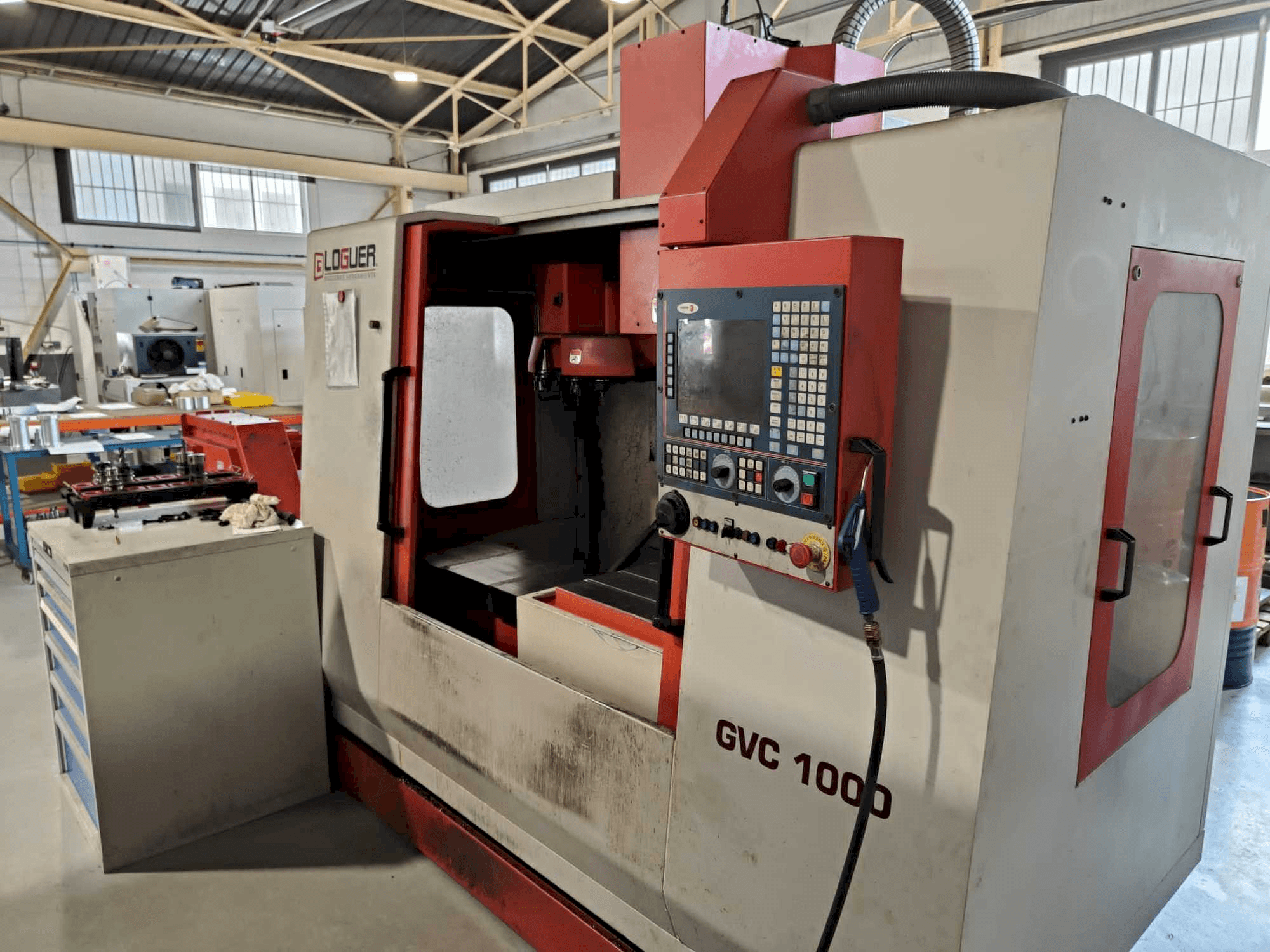 Вид станка LAGUN GVC 1000 спереди