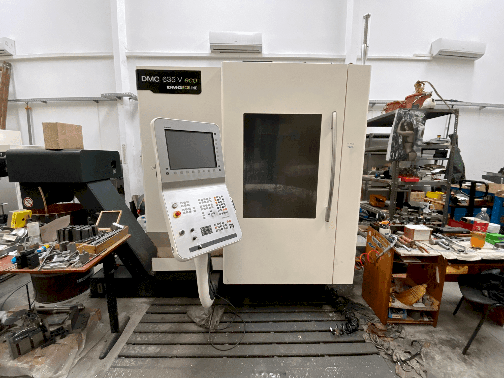 Вид станка DMG MORI DMC 635 V eco спереди