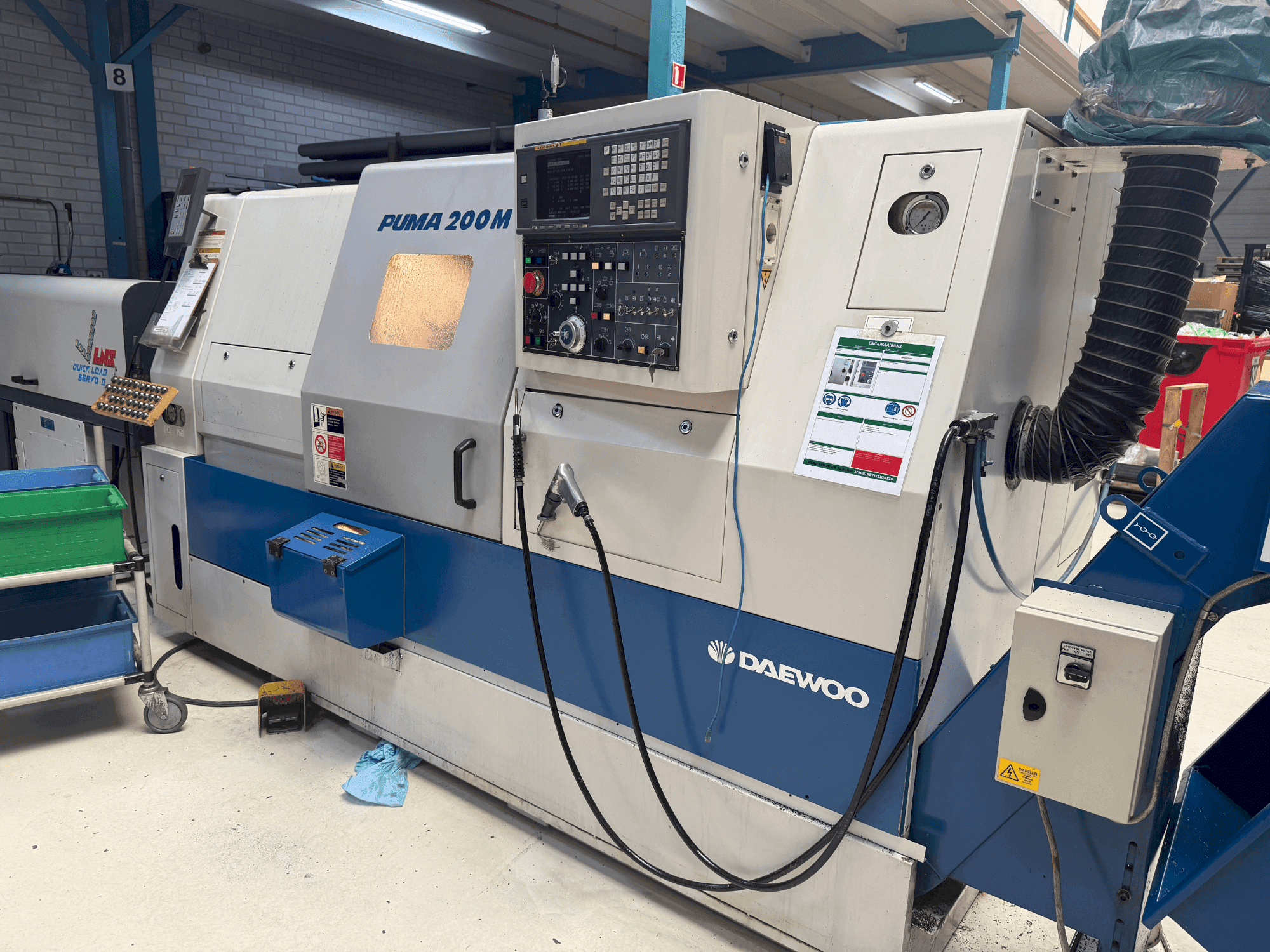 Вид станка DAEWOO Puma 200 LMC спереди