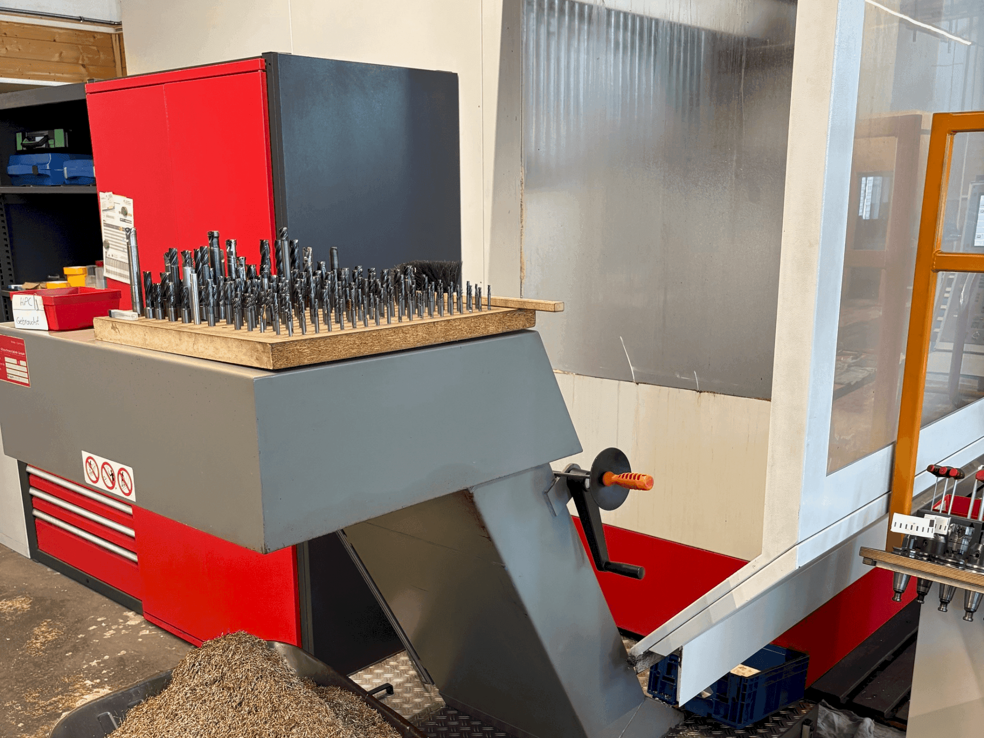 Вид станка HERMLE U1130 спереди