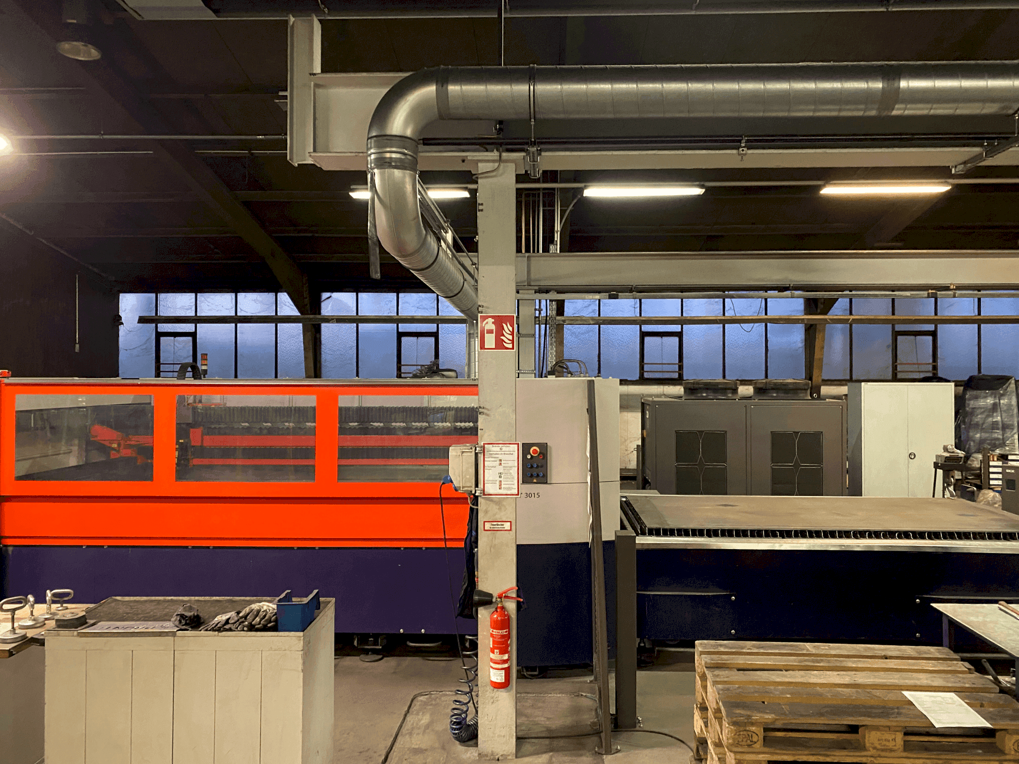 Вид станка Bystronic Bystar 3015/4400 спереди