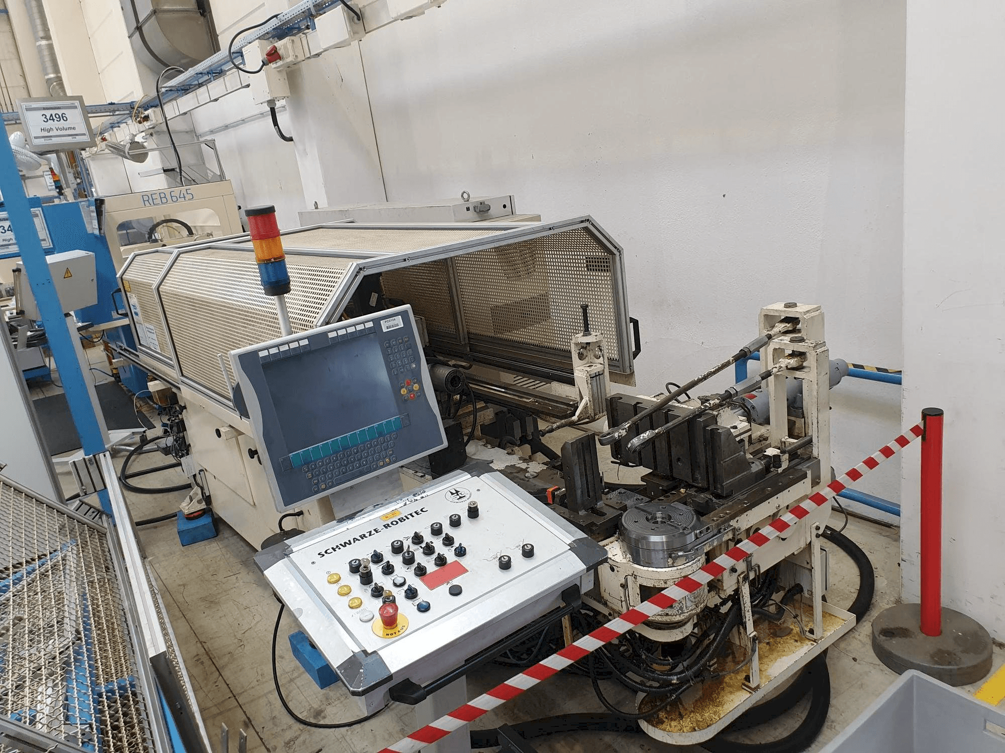 Вид станка SCHWARZE-ROBITEC CNC40MR спереди