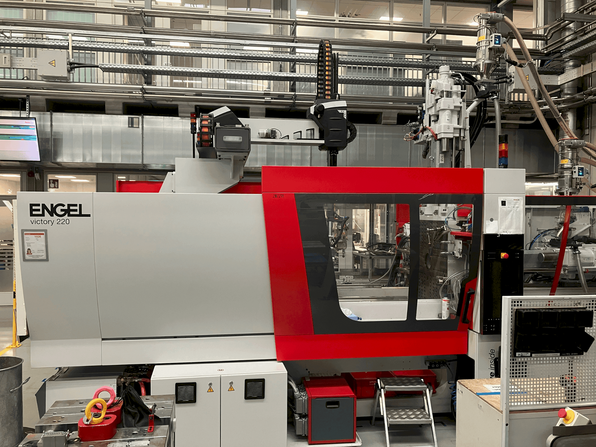 Вид станка Engel victory 500H/200V/220 combi спереди