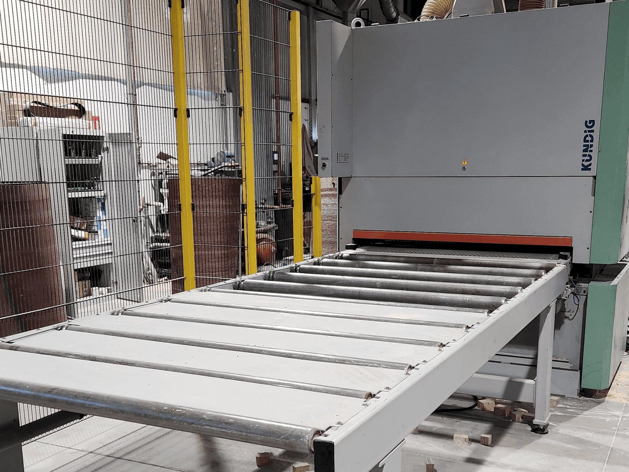 Вид станка Kundig Premium-2 1350-RG спереди