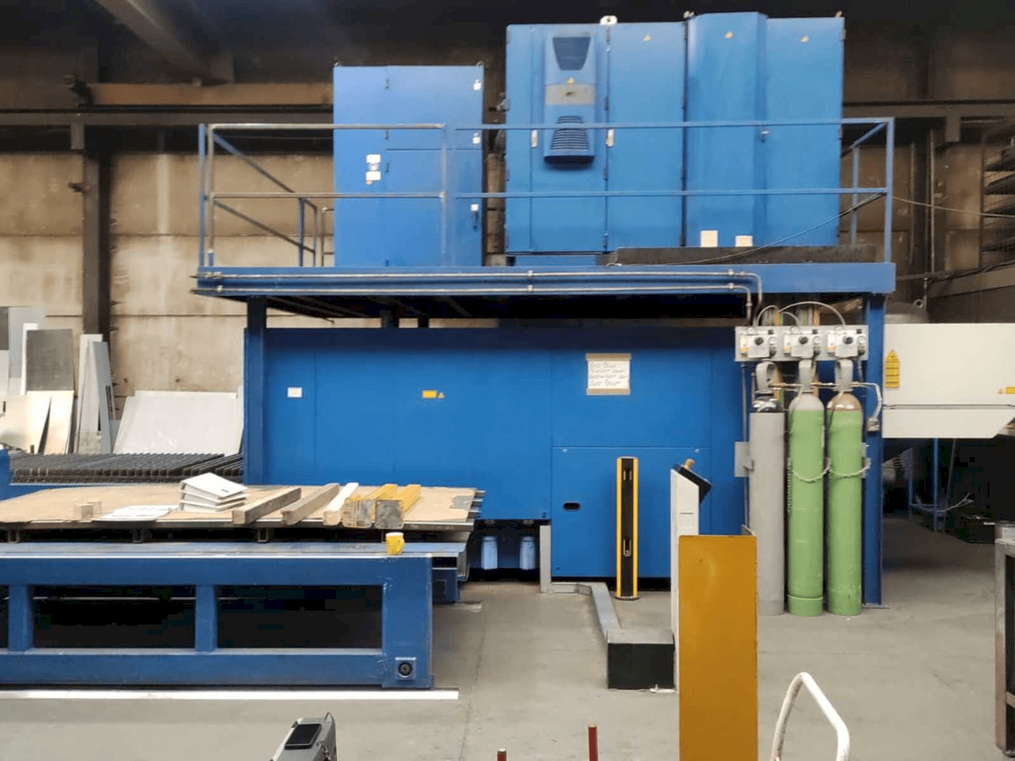 Вид станка Trumpf Trulaser 3030 спереди