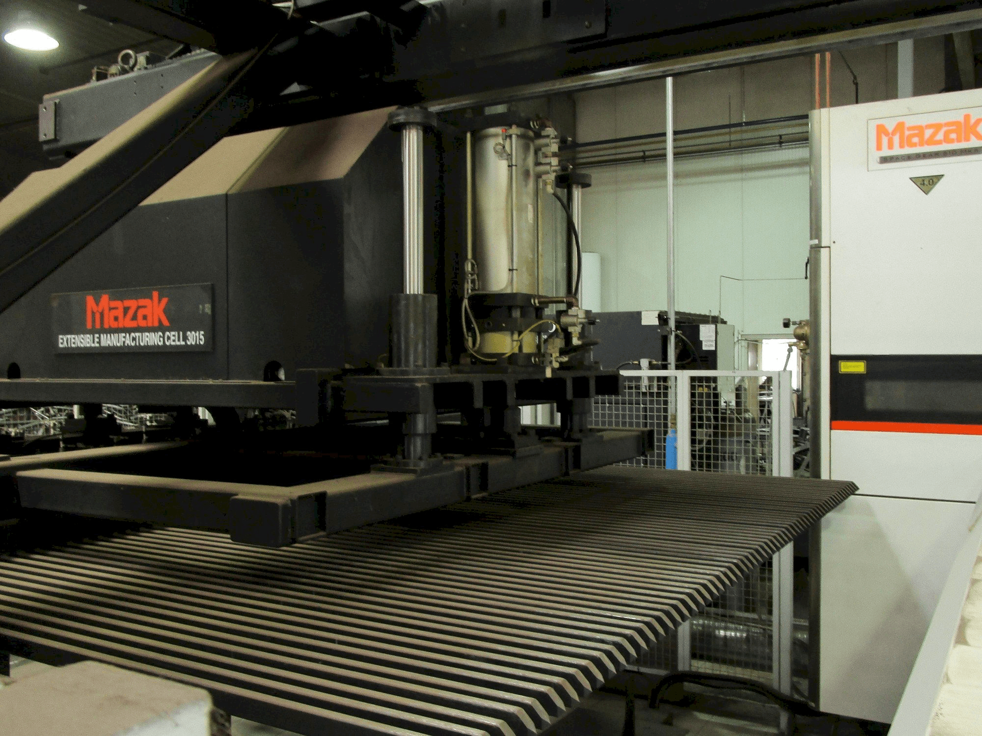 Вид станка Mazak Space Gear 510 MKII 4kW спереди