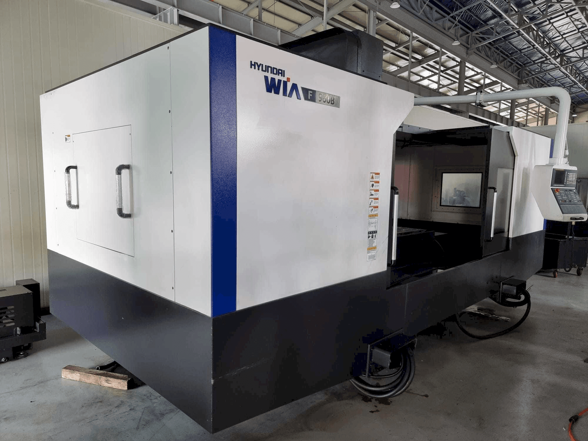 Вид станка Hyundai Wia F960B спереди