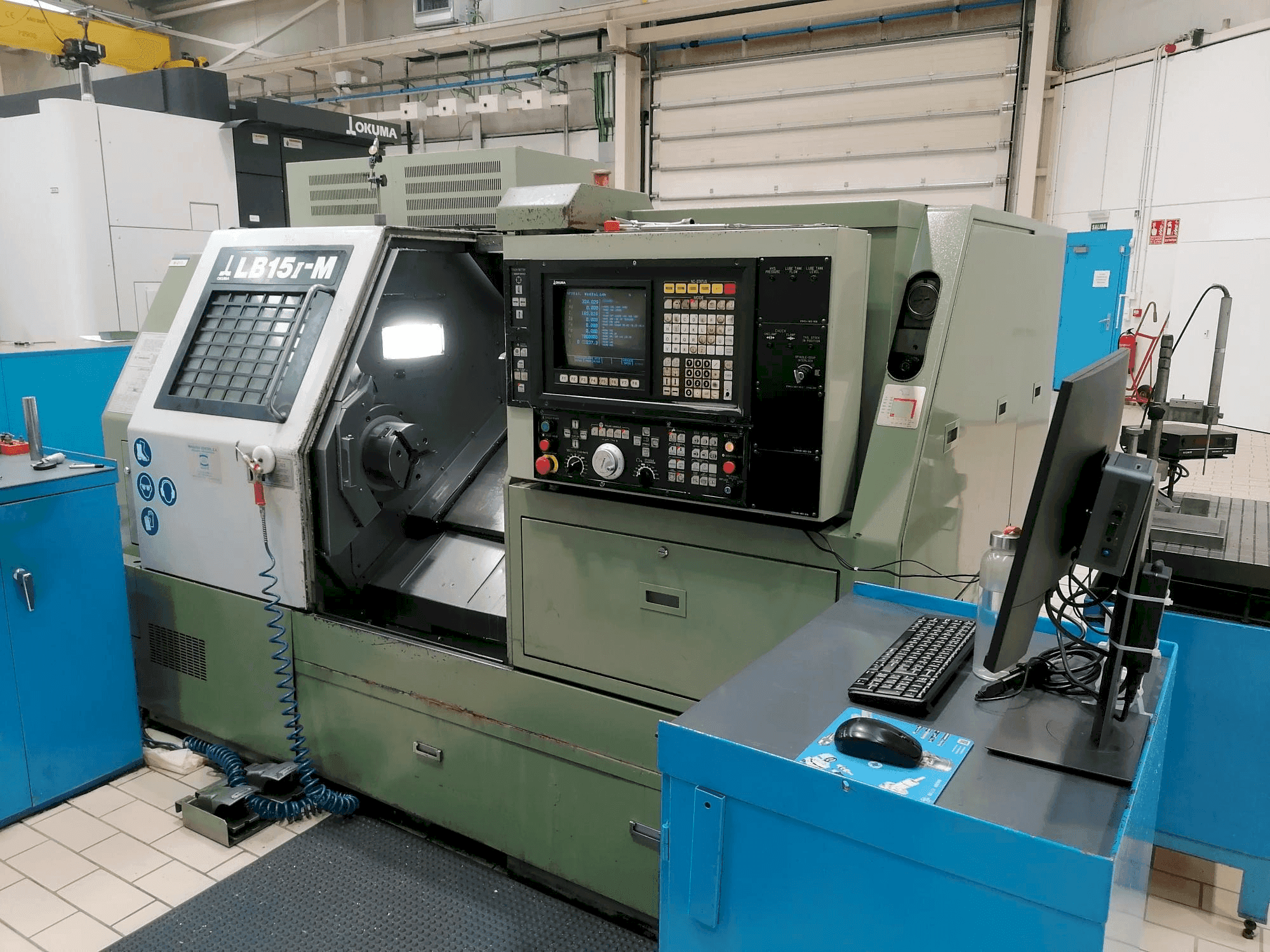 Вид станка Okuma LB15-M спереди