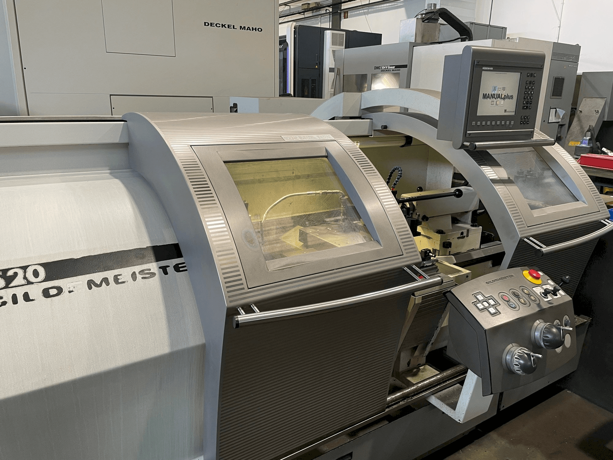 Вид станка Gildemeister NEF 520 спереди