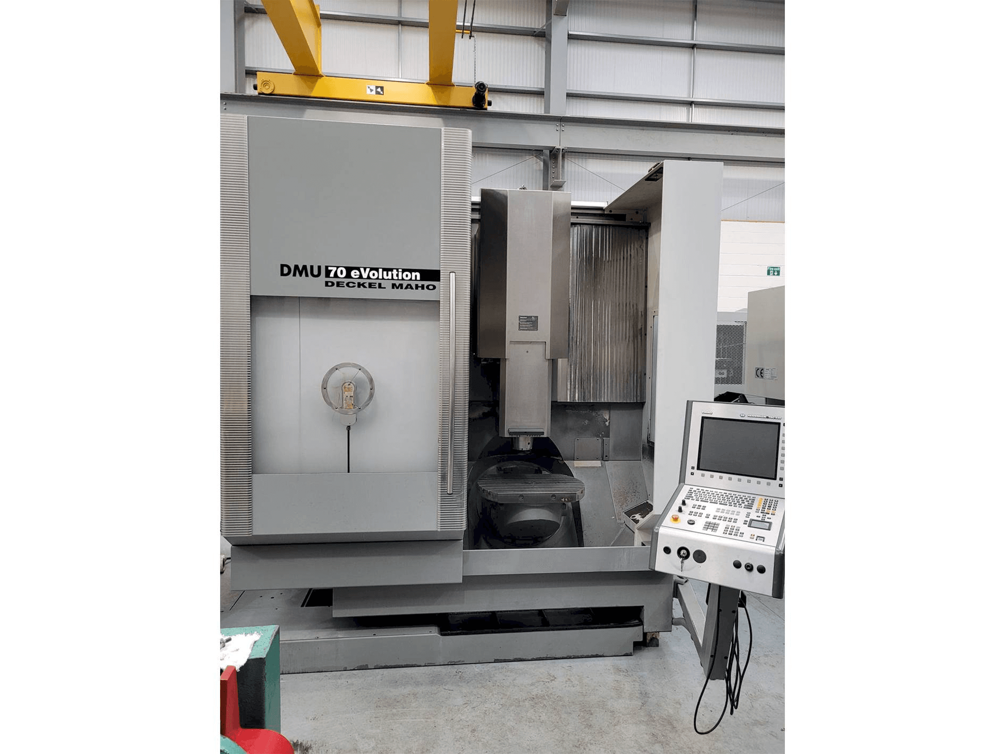 Вид станка DECKEL MAHO DMU 70 eVolution спереди