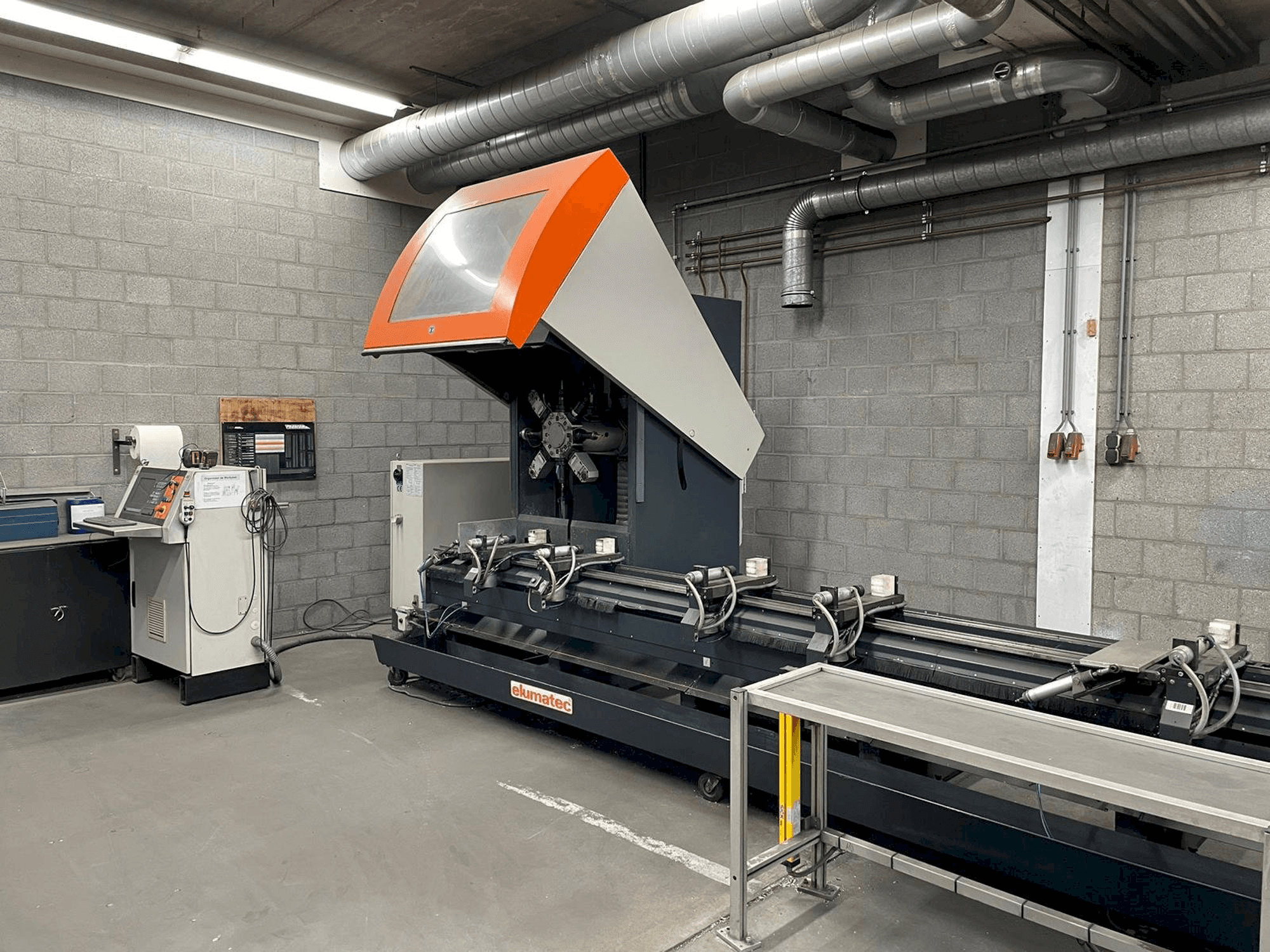 Вид станка Elumatec RBF 8 спереди