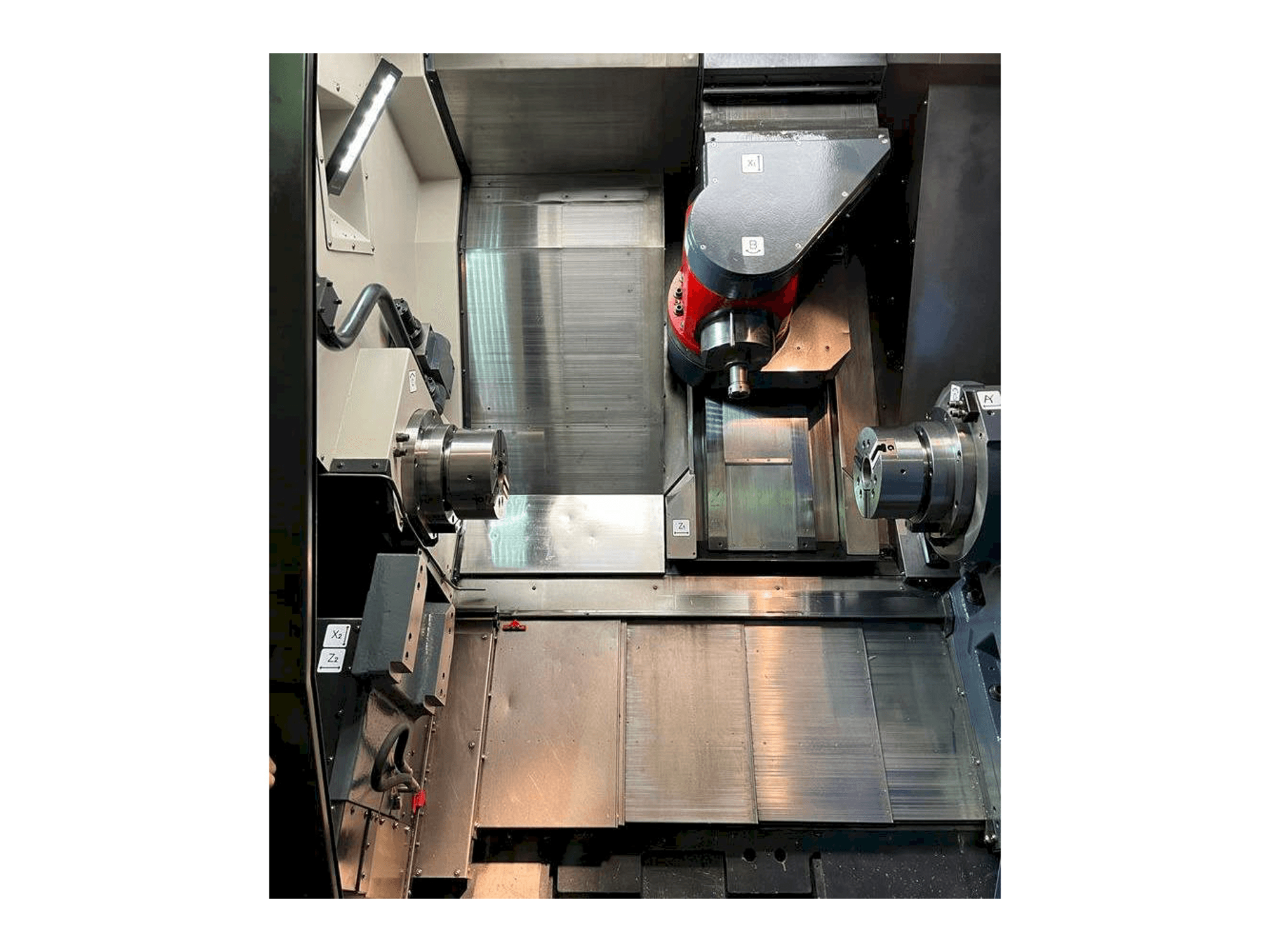 рабочее помещени DOOSAN MX2000S станка