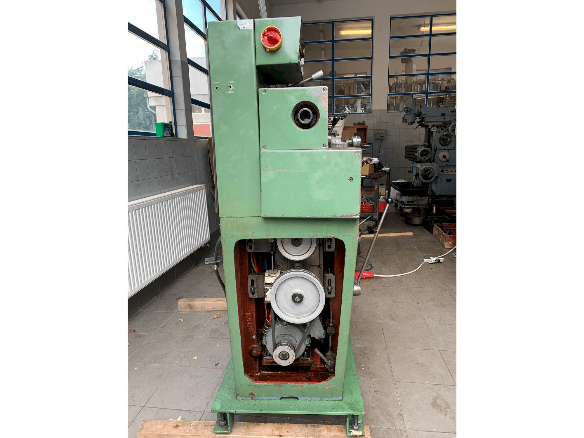 Вид станка TOS Sm 16-A спереди