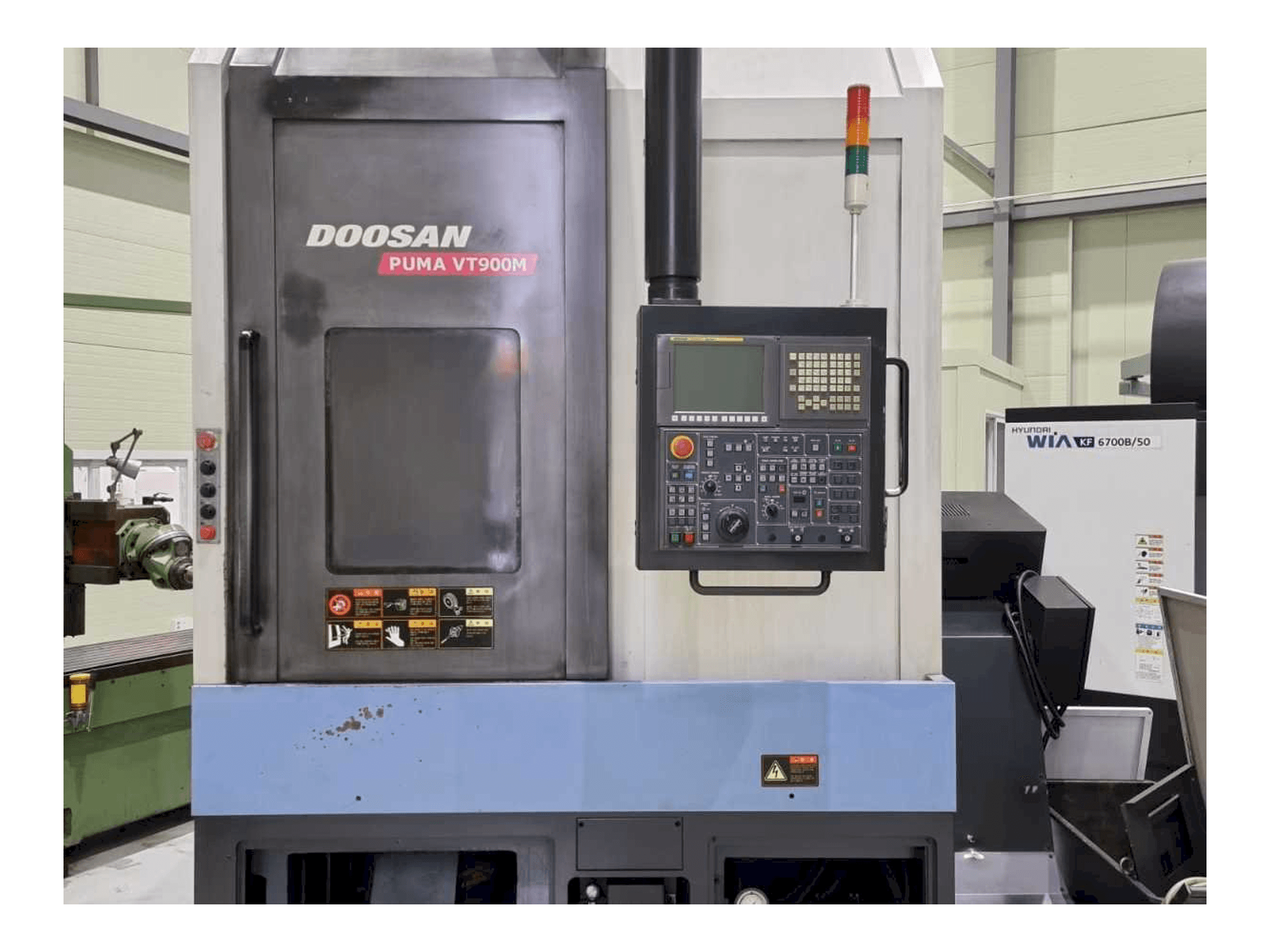 Вид станка Doosan PUMA VT900M спереди