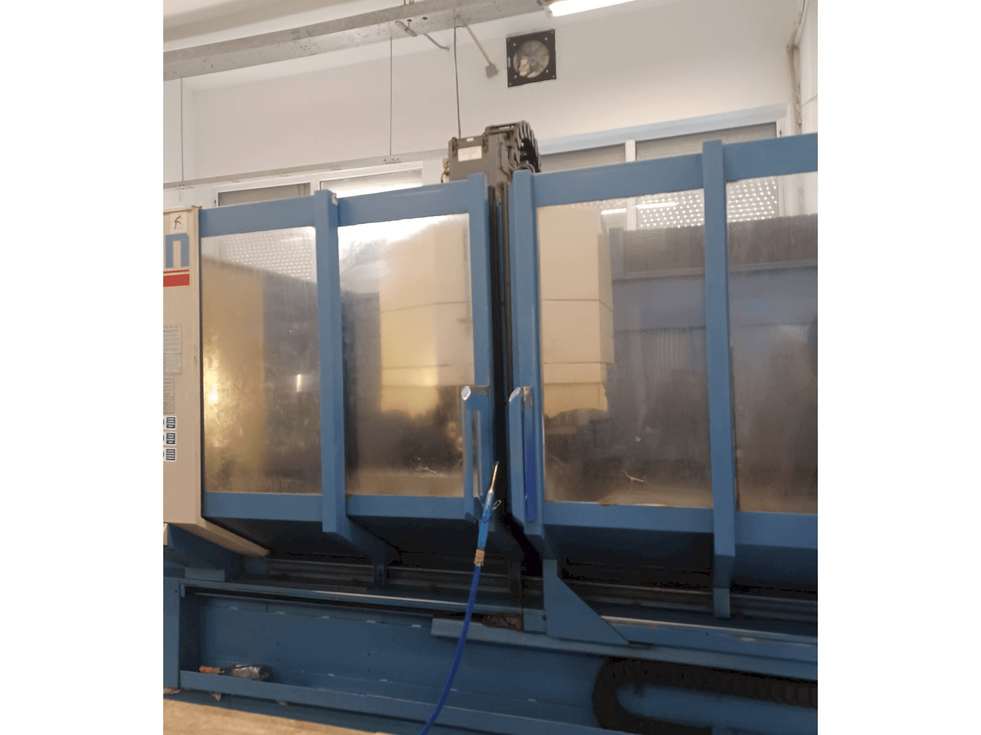 Вид станка CHIRON FZ 18 L спереди