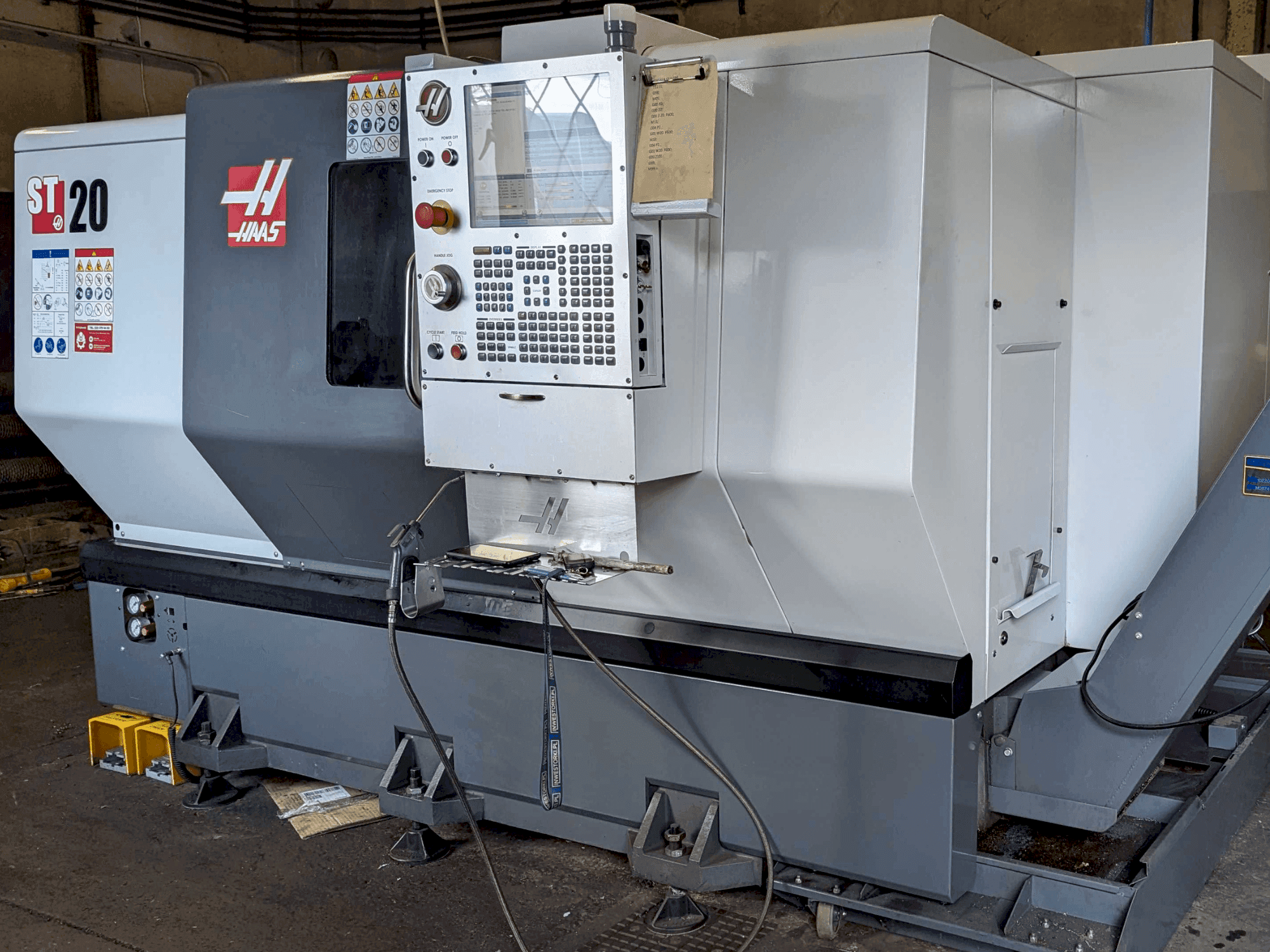 Вид станка HAAS ST-20 спереди