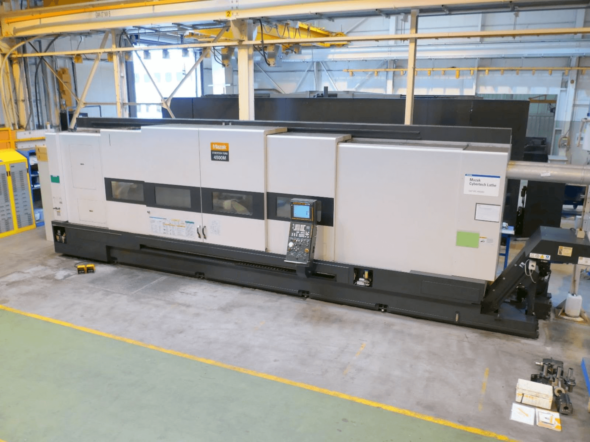 Вид станка Mazak CYBERTECH TURN 4500M спереди