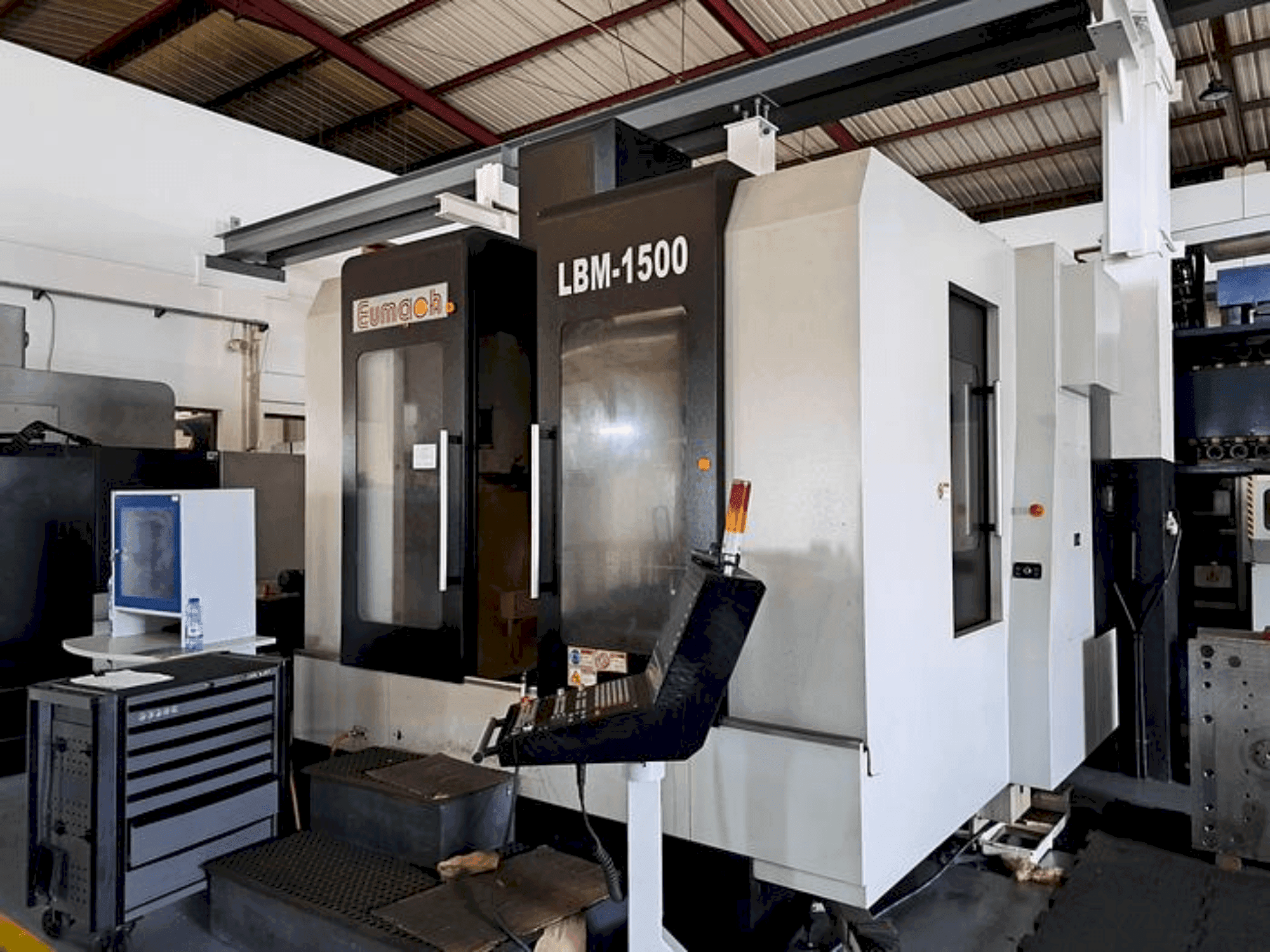 Вид станка Eumach LBM-1500 спереди