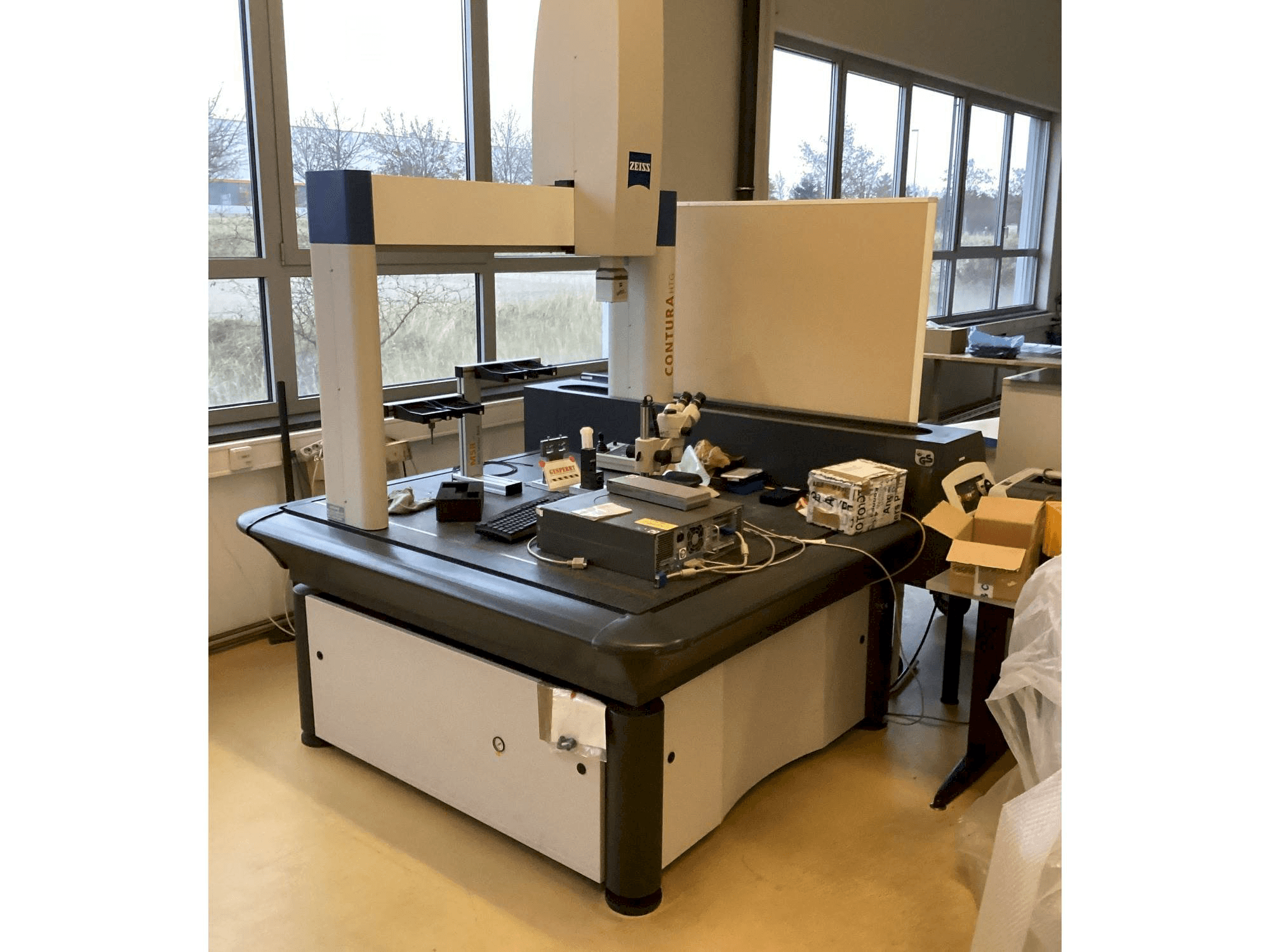 Вид станка ZEISS Contura HTG 10/12/6 спереди