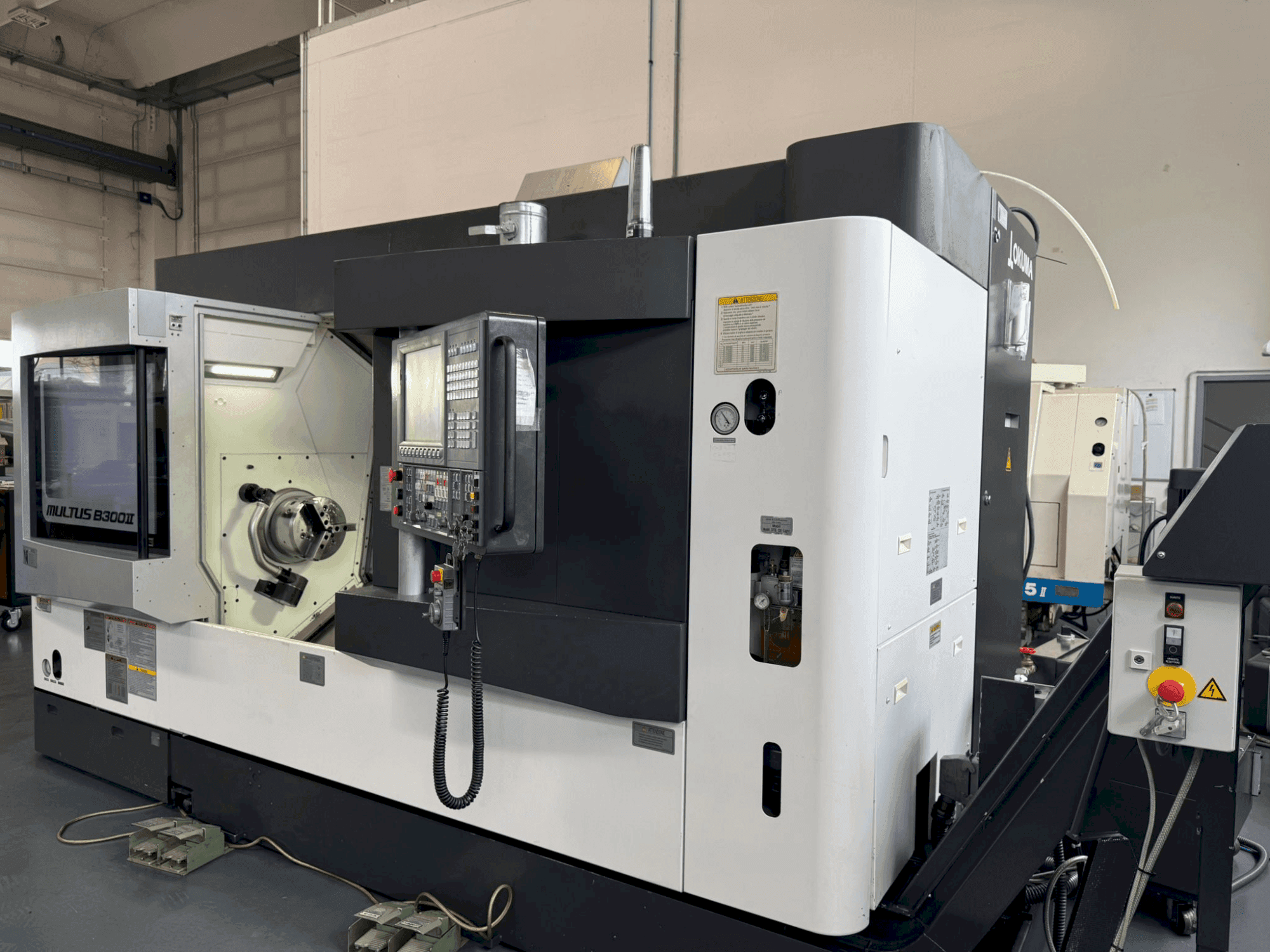 Вид станка Okuma MULTUS B300II спереди