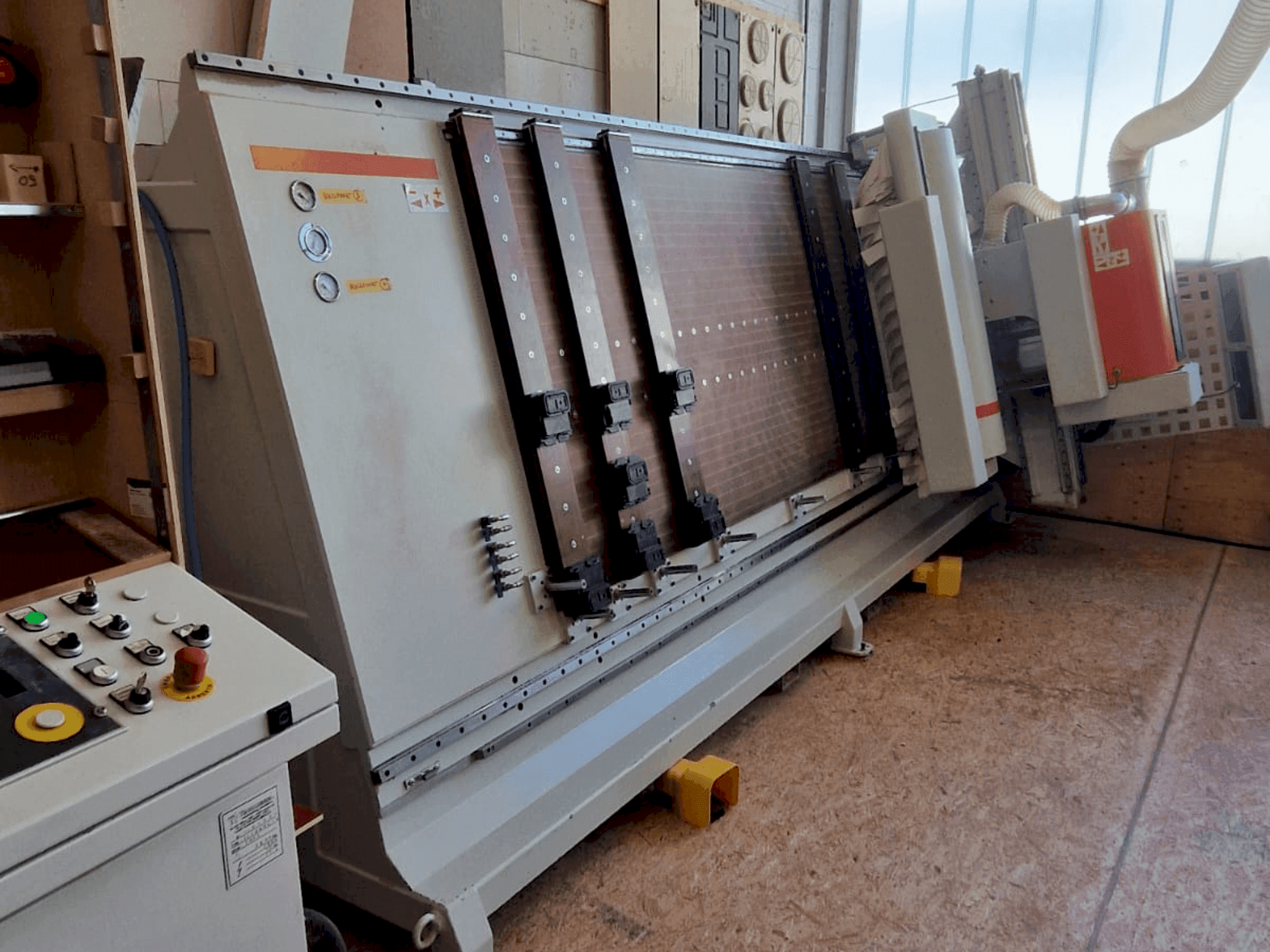 Вид станка TECNOTEAM TECNOFLEX спереди